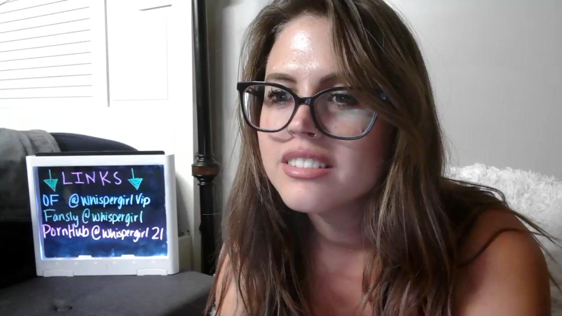 Gallery image thumbnail from WhisperGirl21's myfreecams stream on, 11/19/2024, 21:04 image 14 of 20