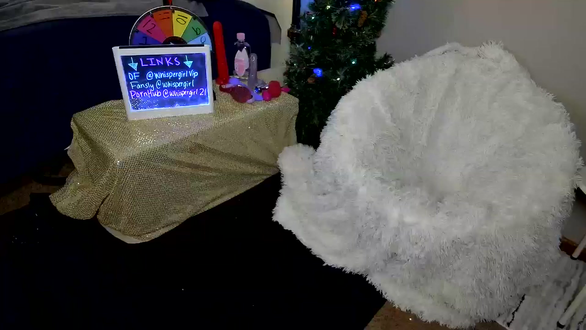 Gallery image thumbnail from WhisperGirl21's myfreecams stream on, 11/21/2024, 16:50 image 12 of 20