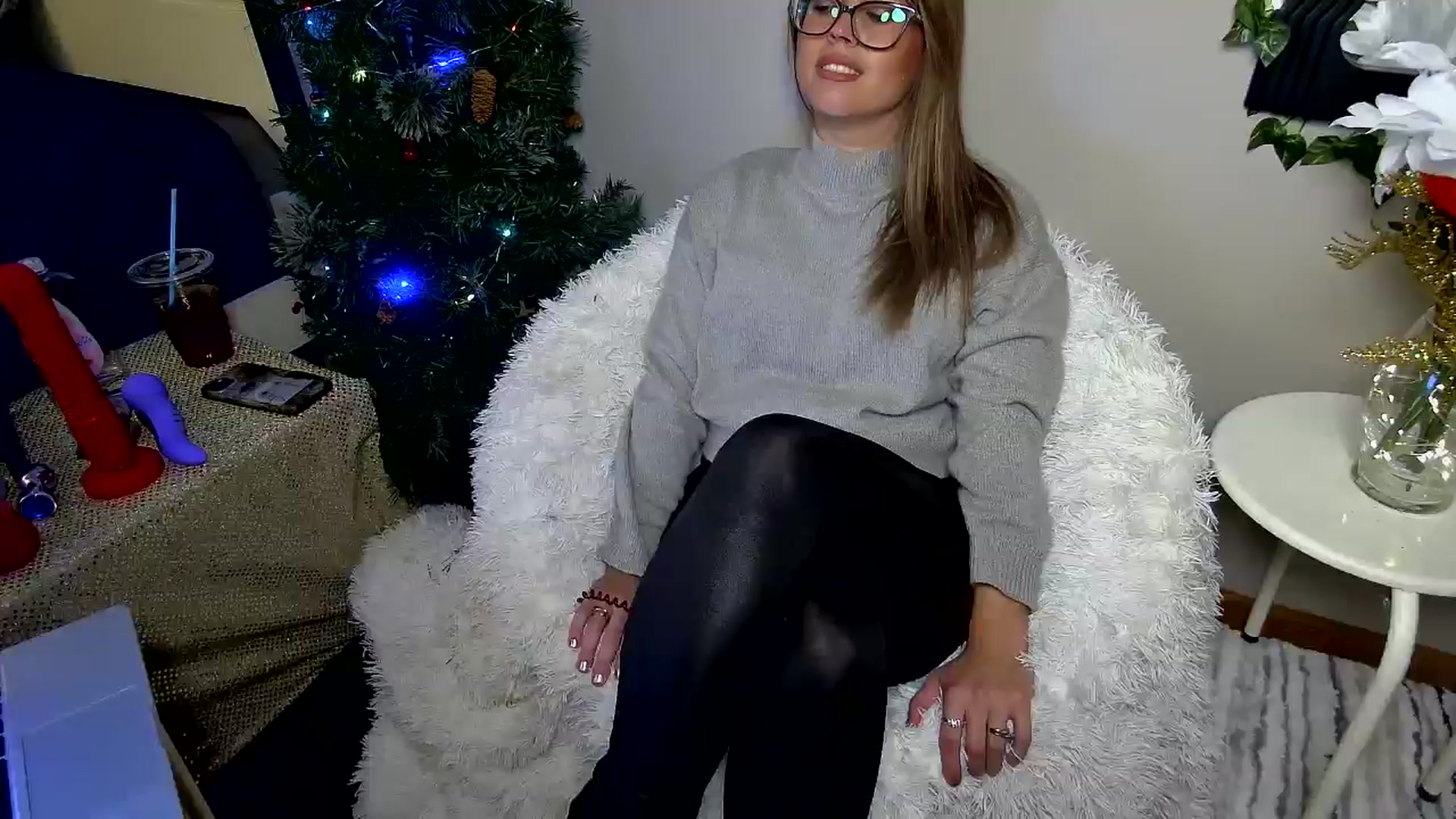 Gallery image thumbnail from WhisperGirl21's myfreecams stream on, 11/21/2024, 20:01 image 1 of 20