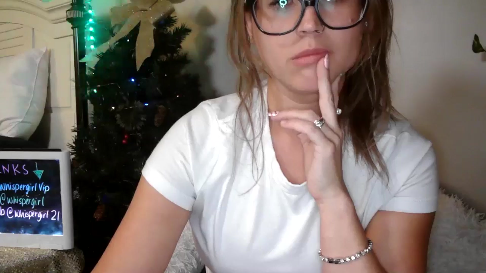 Gallery image thumbnail from WhisperGirl21's myfreecams stream on, 11/27/2024, 04:59 image 6 of 20