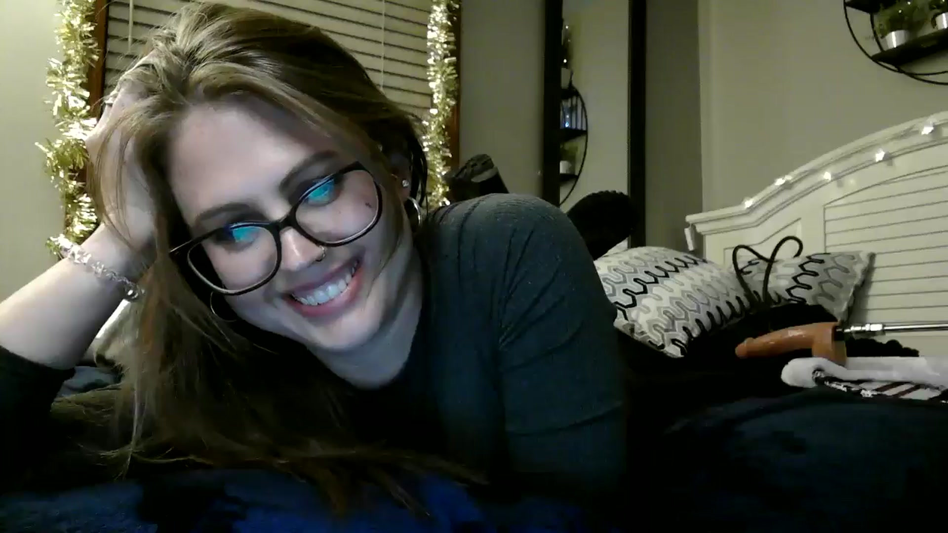 Gallery image thumbnail from WhisperGirl21's myfreecams stream on, 11/29/2024, 06:40 image 10 of 20