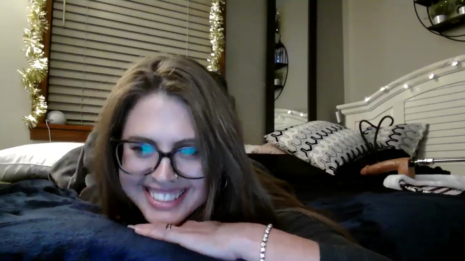 Gallery image thumbnail from WhisperGirl21's myfreecams stream on, 11/29/2024, 06:40 image 9 of 20