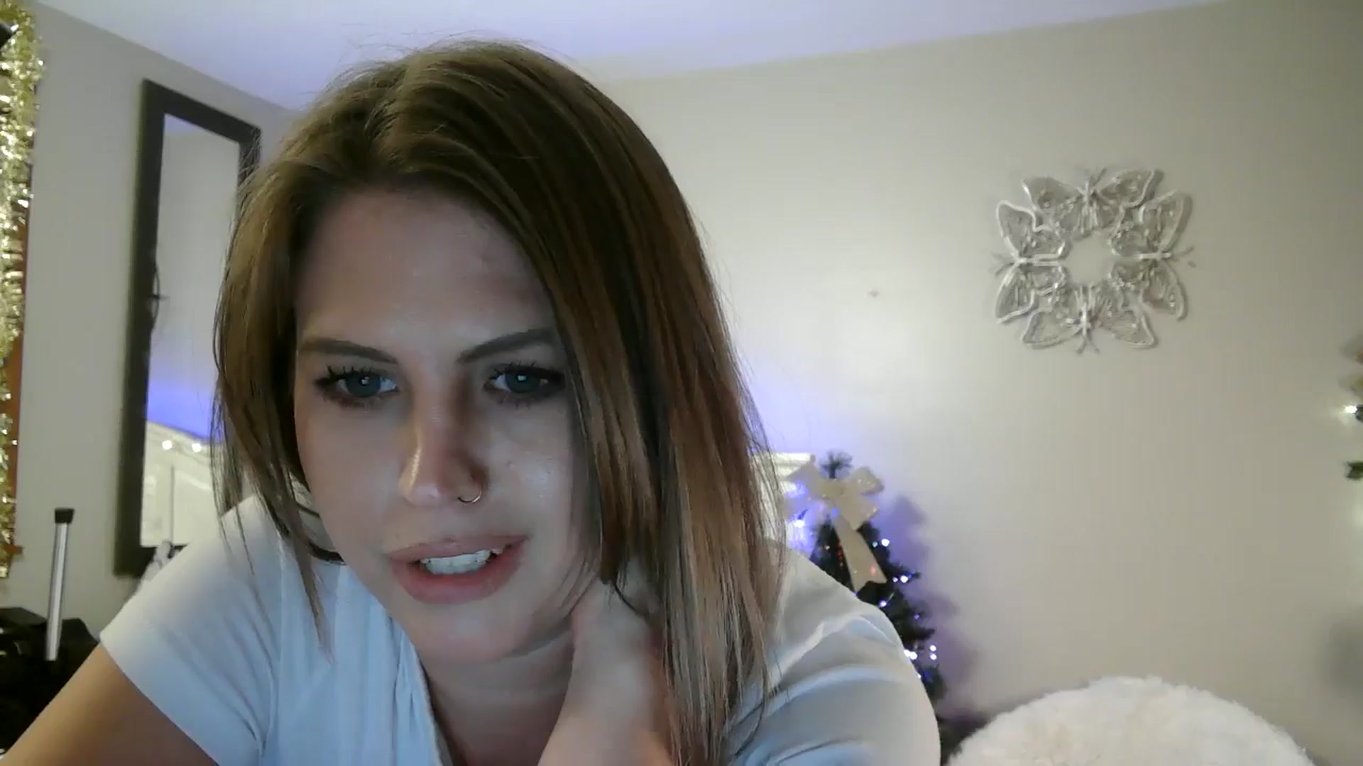 Gallery image thumbnail from WhisperGirl21's myfreecams stream on, 12/04/2024, 22:15 image 15 of 20
