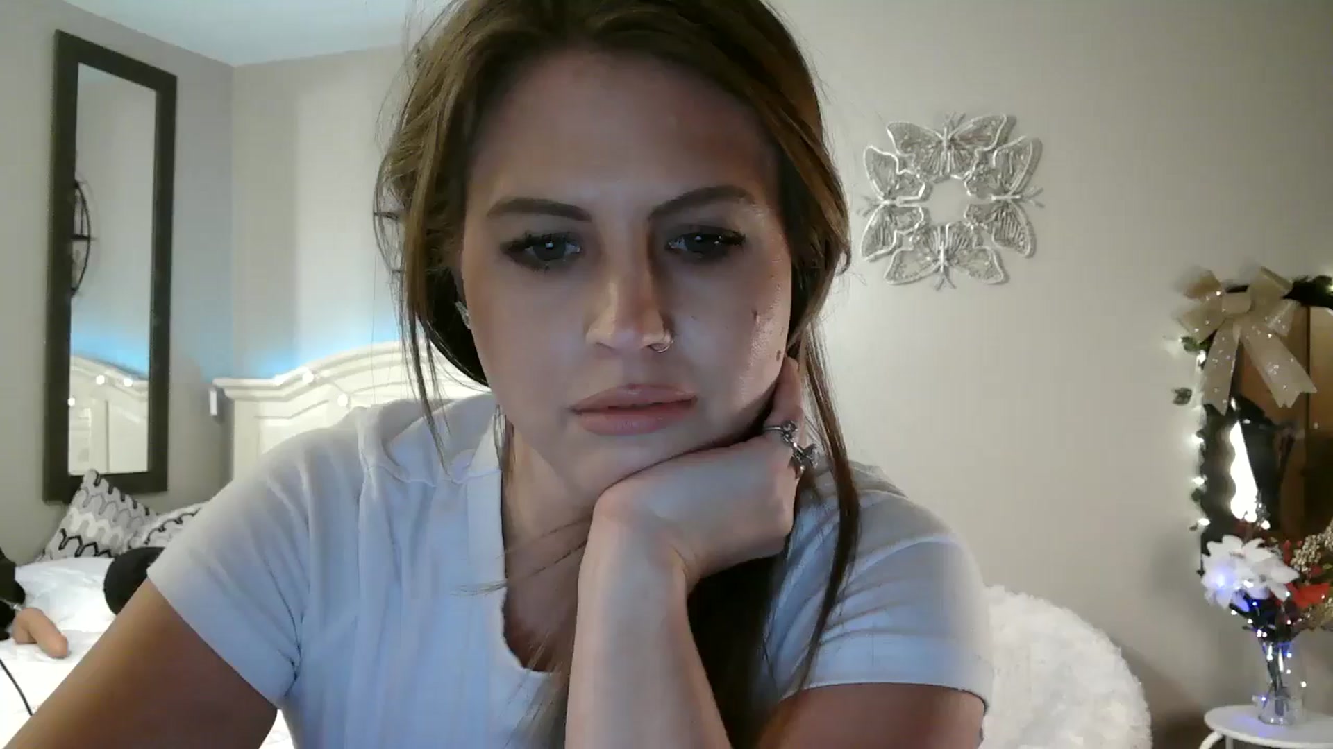 Gallery image thumbnail from WhisperGirl21's myfreecams stream on, 12/04/2024, 22:15 image 6 of 20