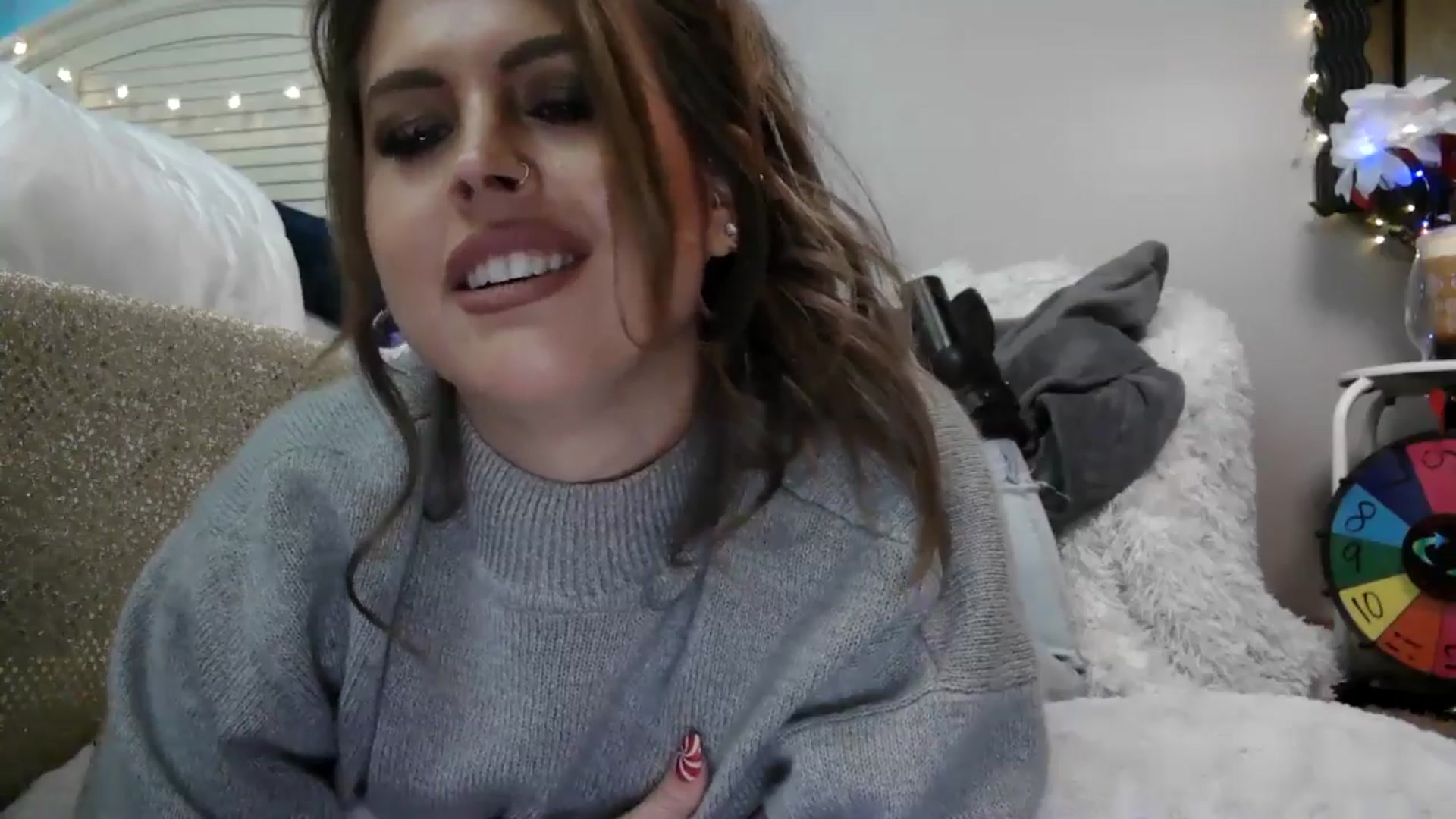 Gallery image thumbnail from WhisperGirl21's myfreecams stream on, 12/05/2024, 18:18 image 4 of 20