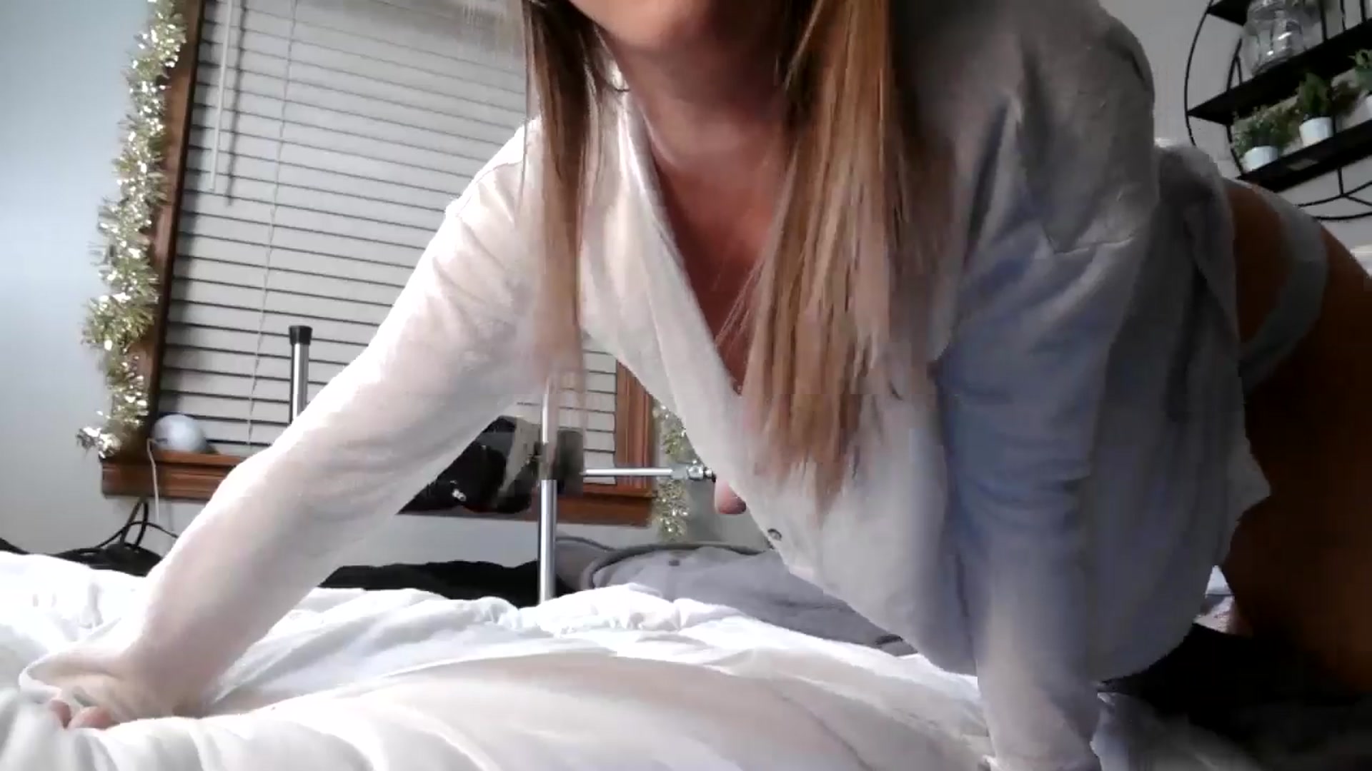 Gallery image thumbnail from WhisperGirl21's myfreecams stream on, 12/08/2024, 03:01 image 6 of 20