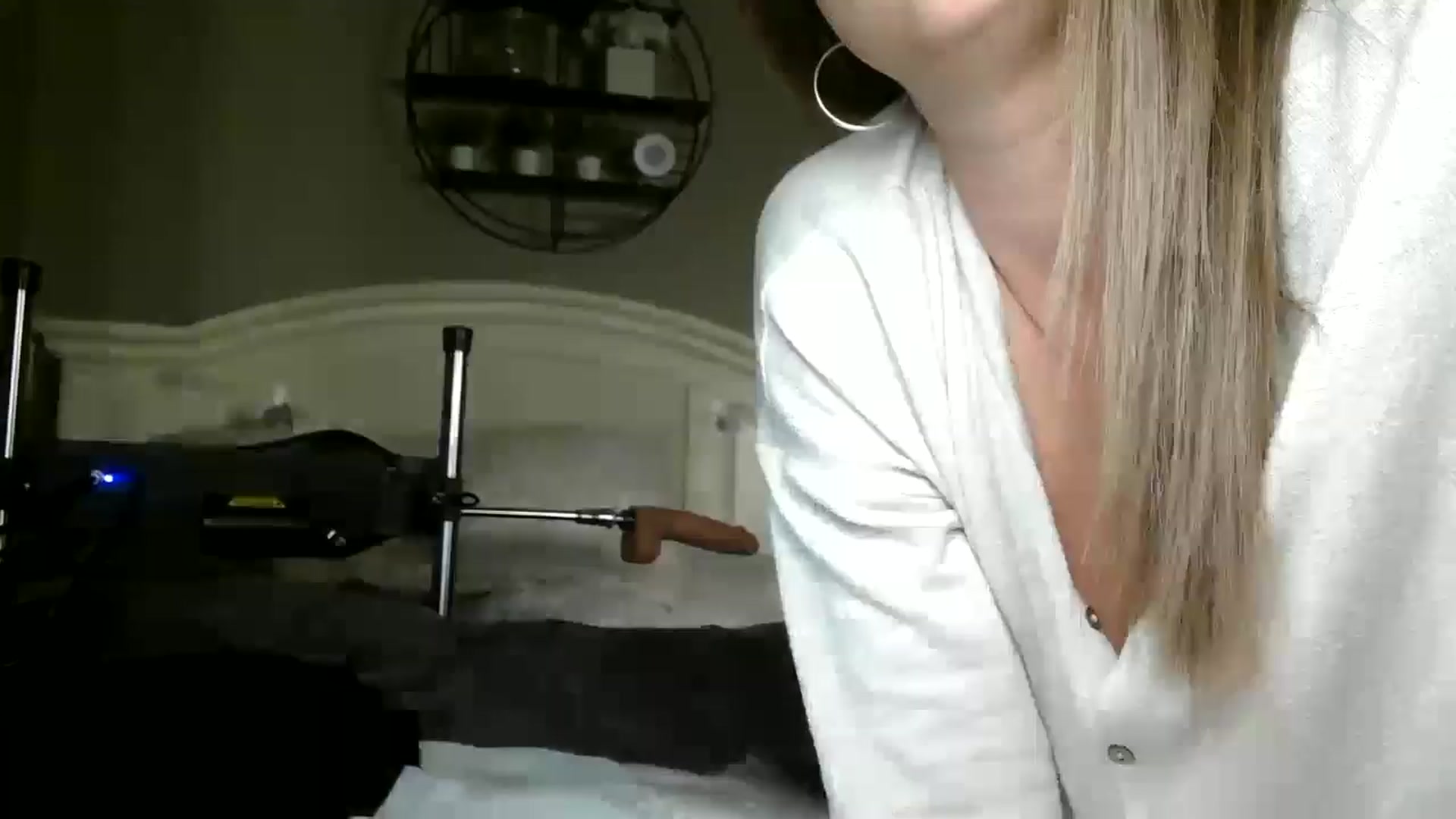 Gallery image thumbnail from WhisperGirl21's myfreecams stream on, 12/08/2024, 03:37 image 9 of 20