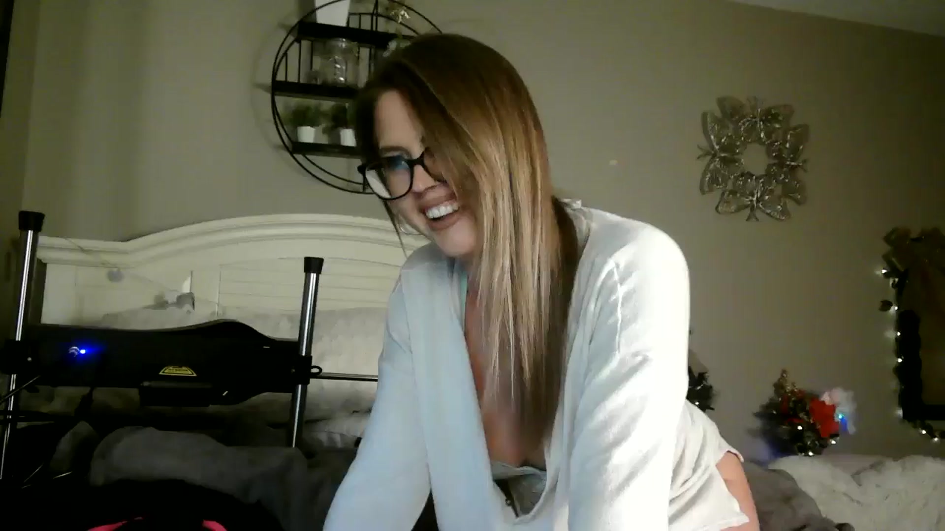Gallery image thumbnail from WhisperGirl21's myfreecams stream on, 12/08/2024, 03:37 image 18 of 20