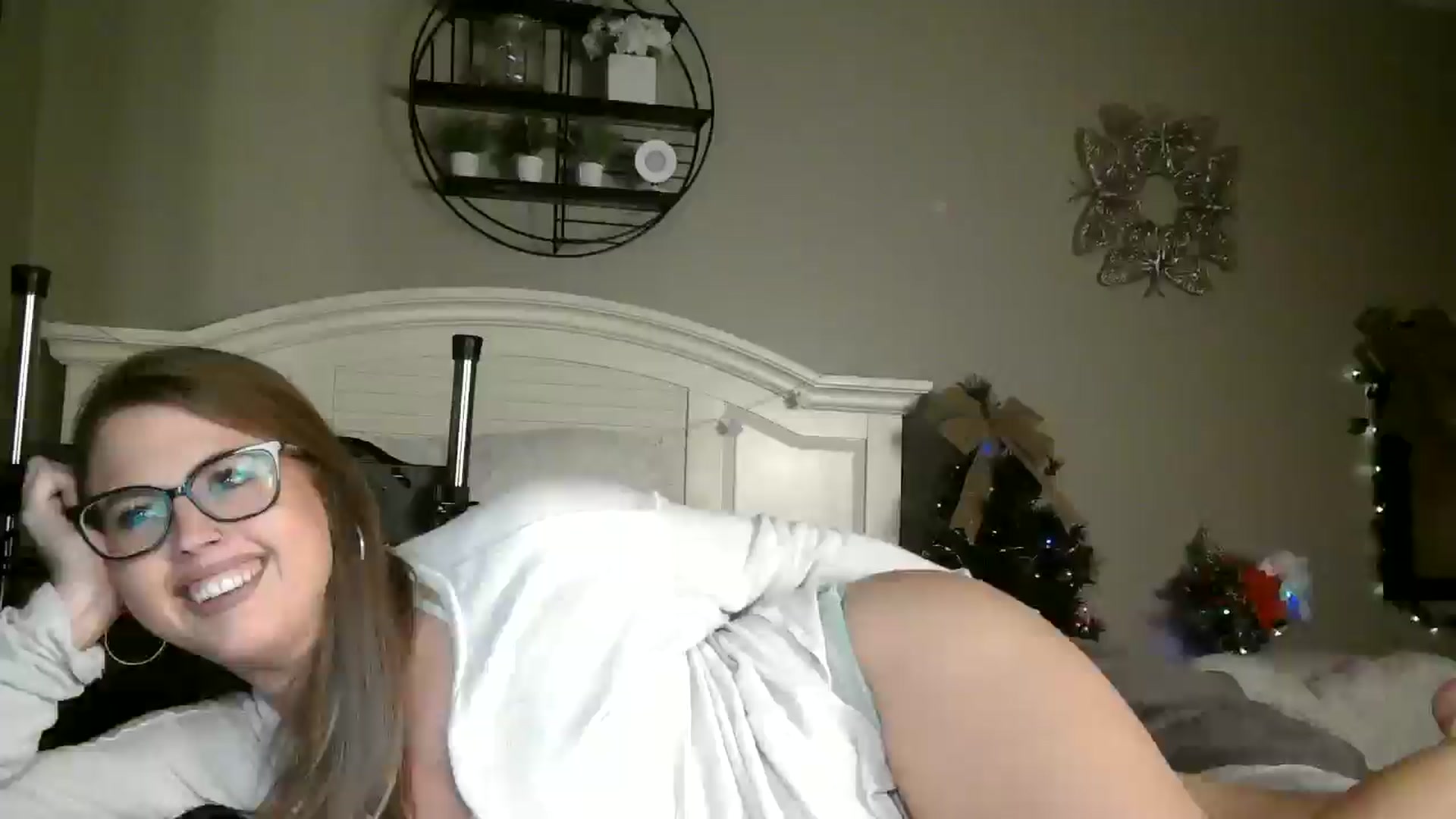 Gallery image thumbnail from WhisperGirl21's myfreecams stream on, 12/08/2024, 03:37 image 6 of 20