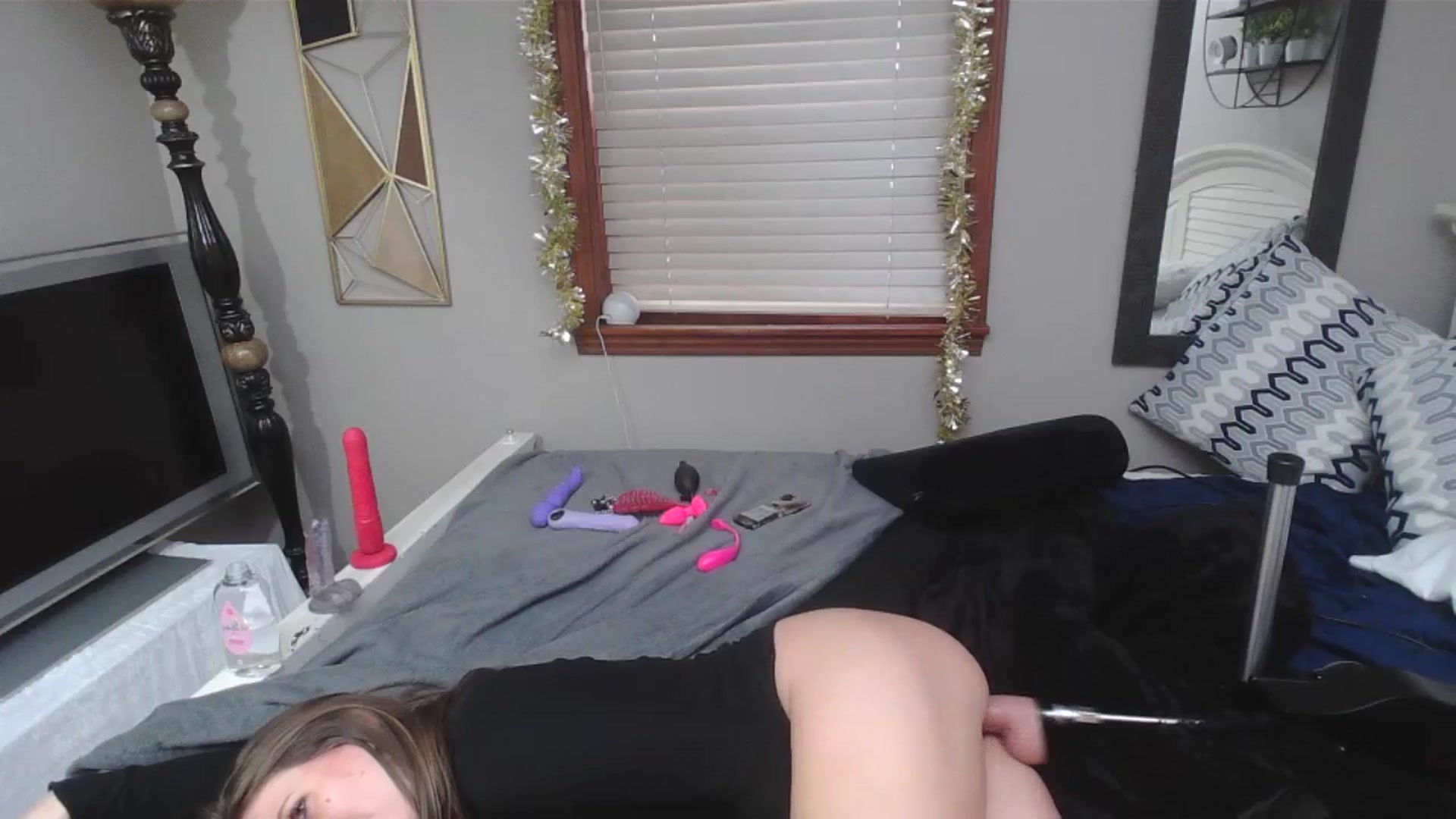 Gallery image thumbnail from WhisperGirl21's myfreecams stream on, 12/17/2024, 21:53 image 16 of 20