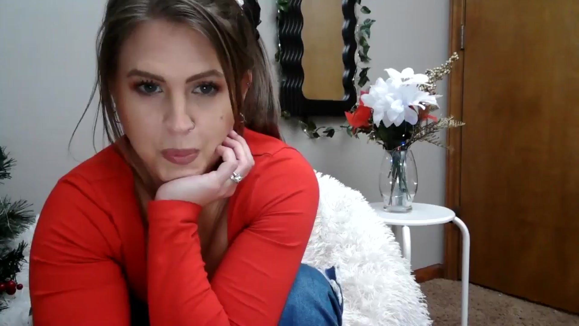 Gallery image thumbnail from WhisperGirl21's myfreecams stream on, 12/18/2024, 21:46 image 16 of 20