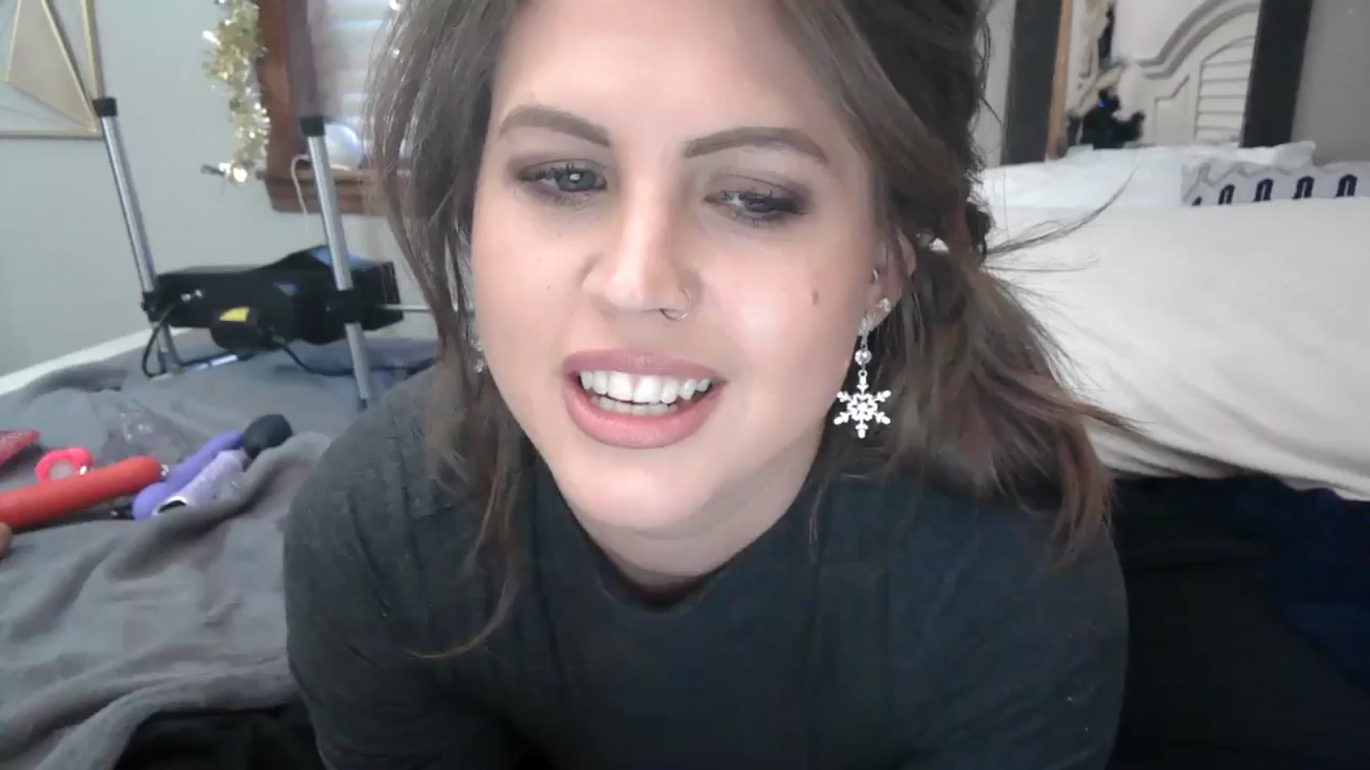 Gallery image thumbnail from WhisperGirl21's myfreecams stream on, 12/20/2024, 20:48 image 5 of 20