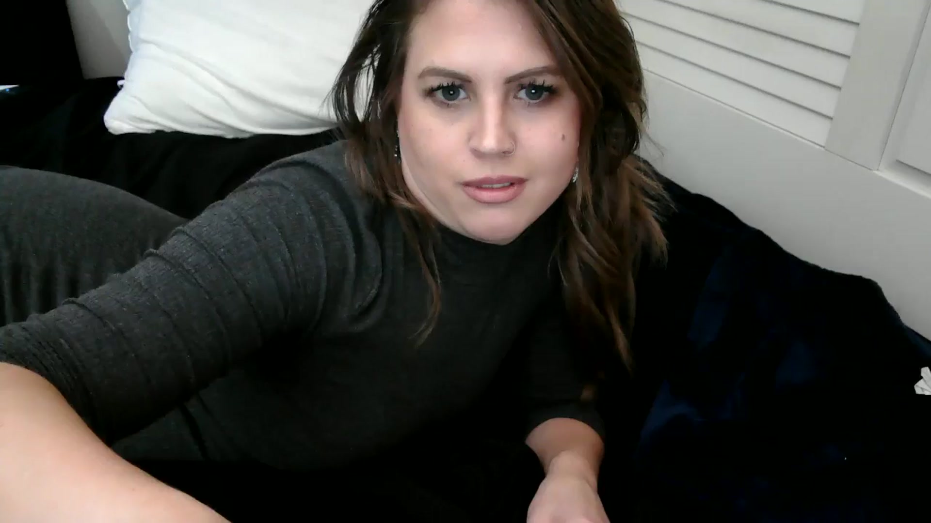 Gallery image thumbnail from WhisperGirl21's myfreecams stream on, 12/20/2024, 22:07 image 13 of 20
