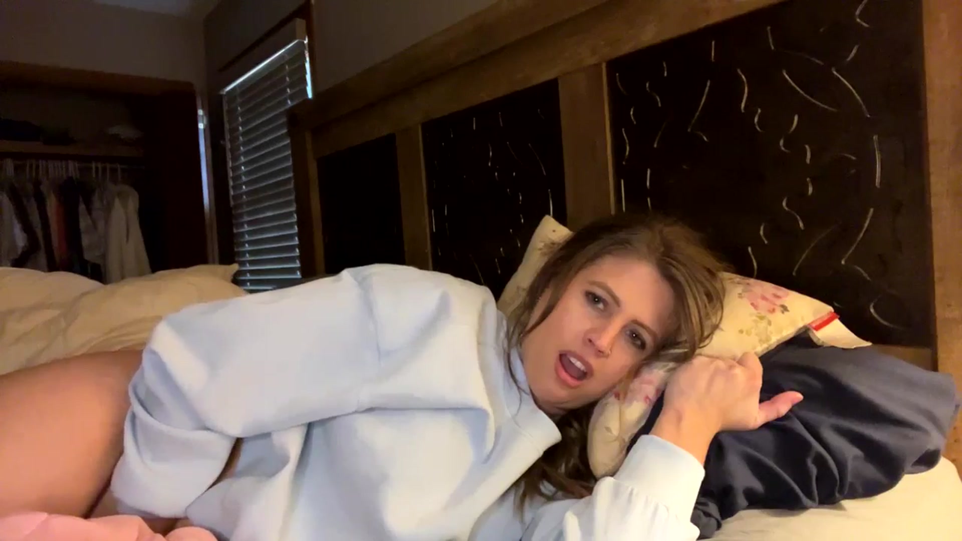 Gallery image thumbnail from WhisperGirl21's myfreecams stream on, 12/24/2024, 20:55 image 8 of 20