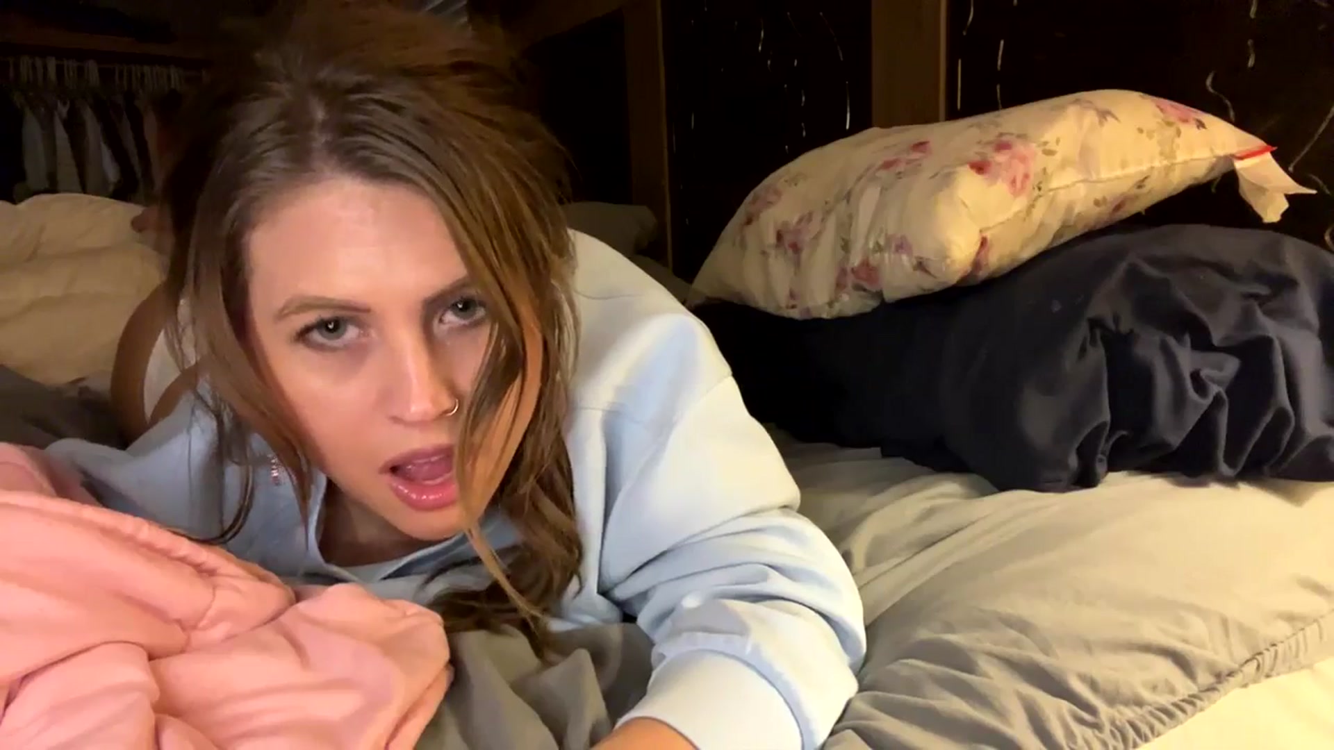 Gallery image thumbnail from WhisperGirl21's myfreecams stream on, 12/24/2024, 20:55 image 15 of 20