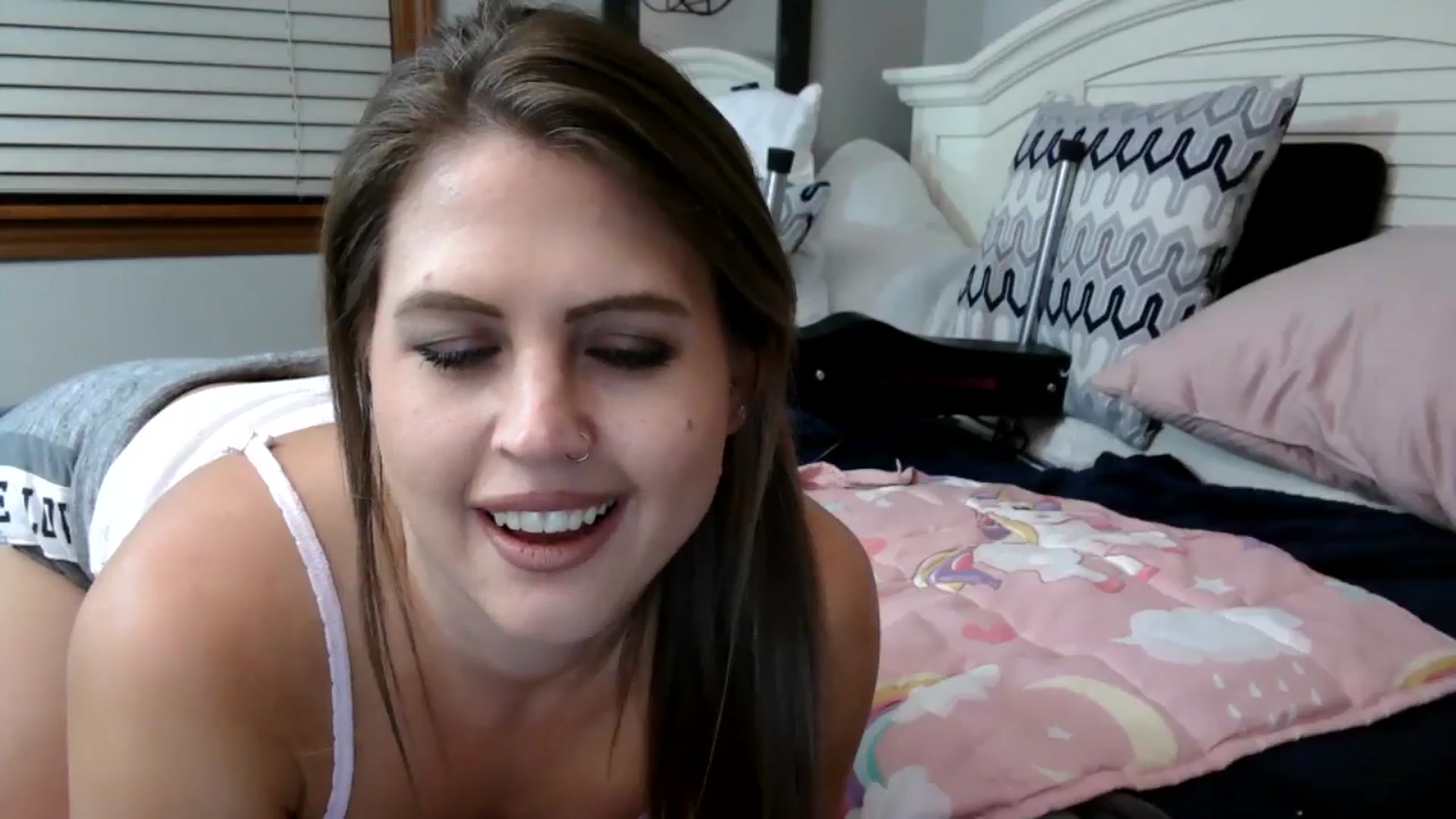 Gallery image thumbnail from WhisperGirl21's myfreecams stream on, 12/26/2024, 03:43 image 2 of 20