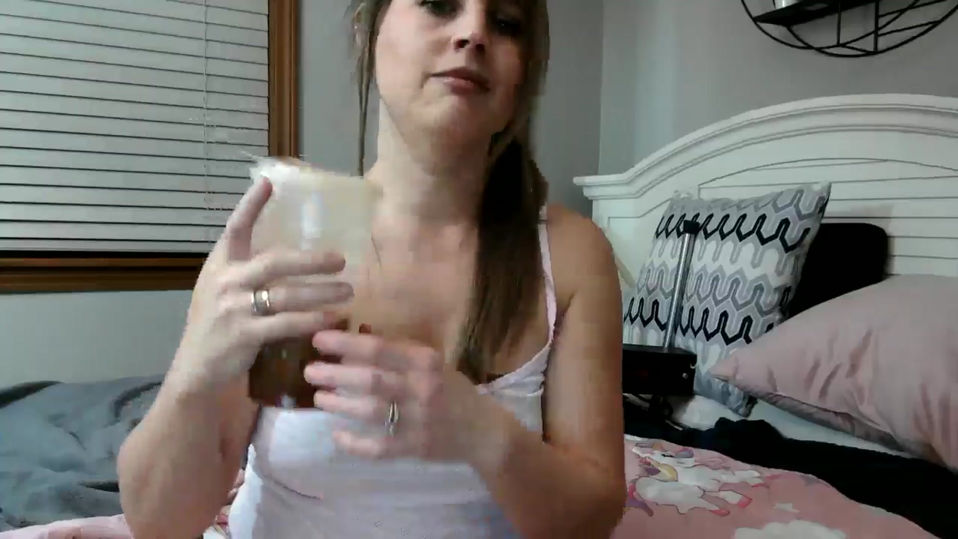 Gallery image thumbnail from WhisperGirl21's myfreecams stream on, 12/26/2024, 03:43 image 15 of 20