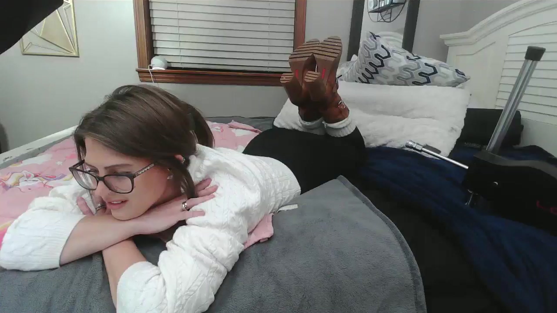 Gallery image thumbnail from WhisperGirl21's myfreecams stream on, 12/27/2024, 04:15 image 2 of 20