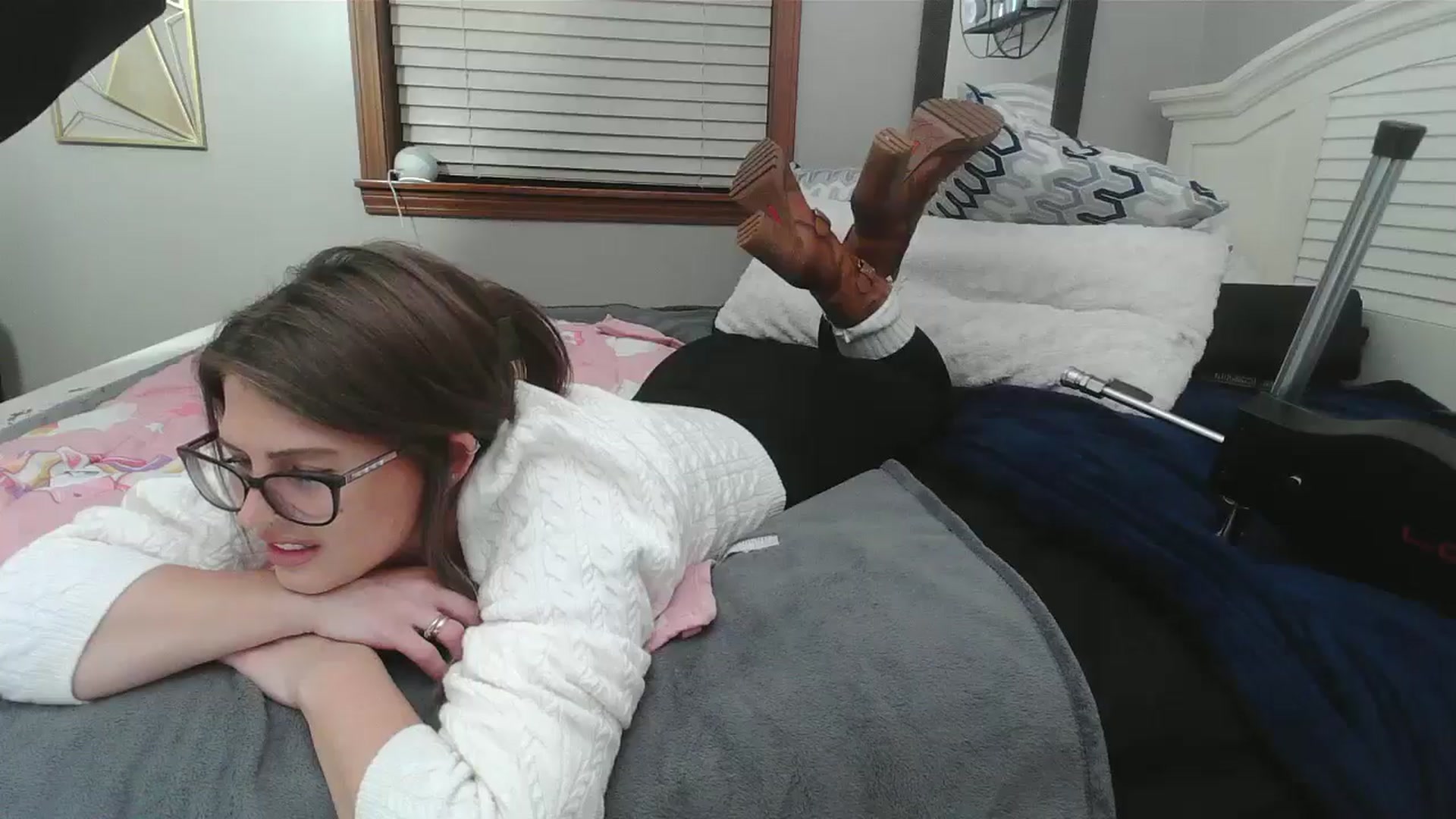 Gallery image thumbnail from WhisperGirl21's myfreecams stream on, 12/27/2024, 04:15 image 4 of 20