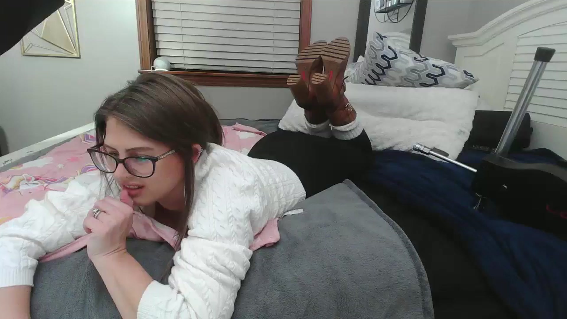 Gallery image thumbnail from WhisperGirl21's myfreecams stream on, 12/27/2024, 04:15 image 3 of 20