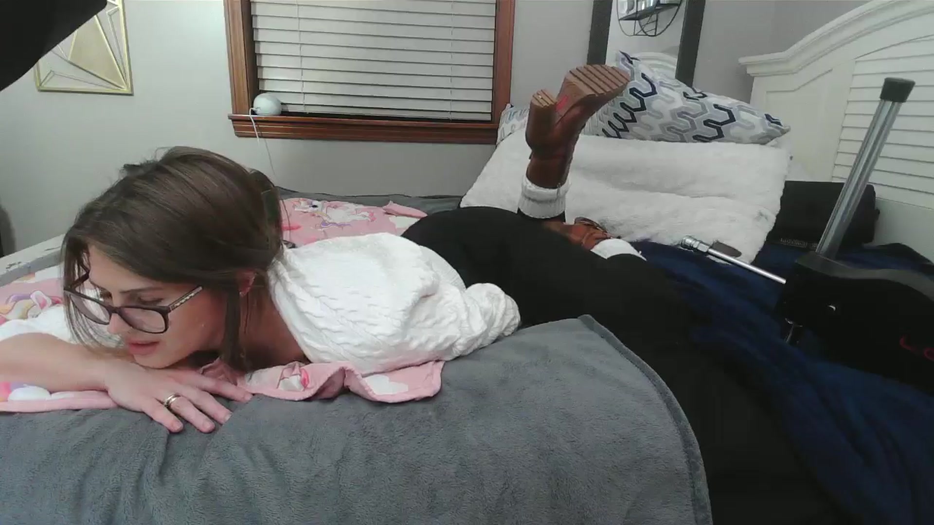 Gallery image thumbnail from WhisperGirl21's myfreecams stream on, 12/27/2024, 04:15 image 14 of 20