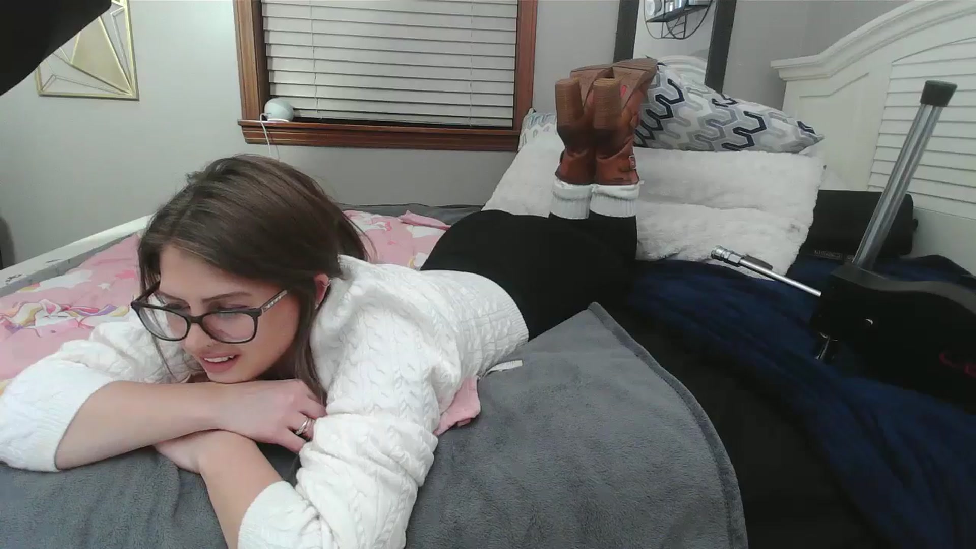 Gallery image thumbnail from WhisperGirl21's myfreecams stream on, 12/27/2024, 04:15 image 6 of 20