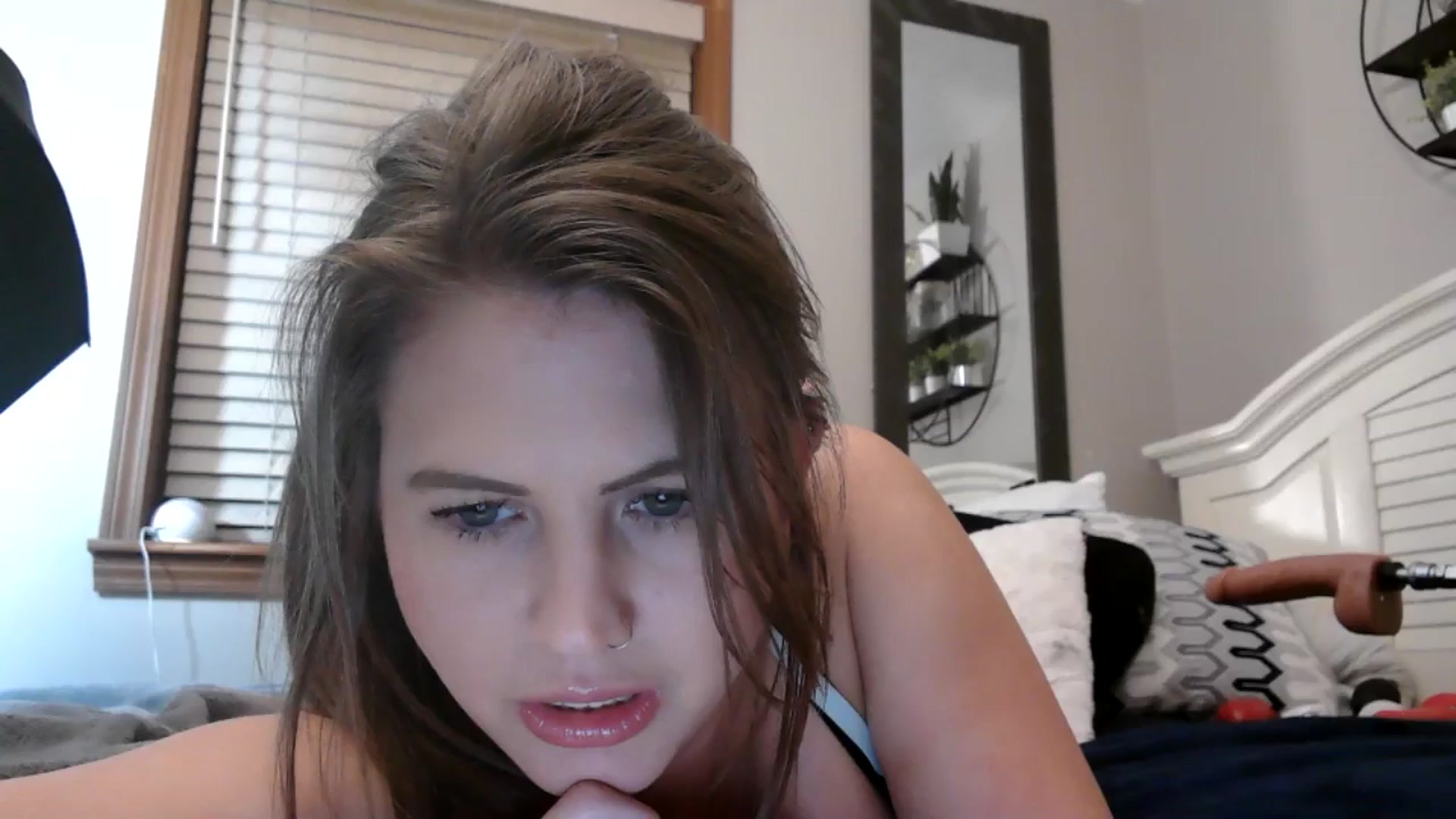 Gallery image thumbnail from WhisperGirl21's myfreecams stream on, 12/31/2024, 03:30 image 14 of 20