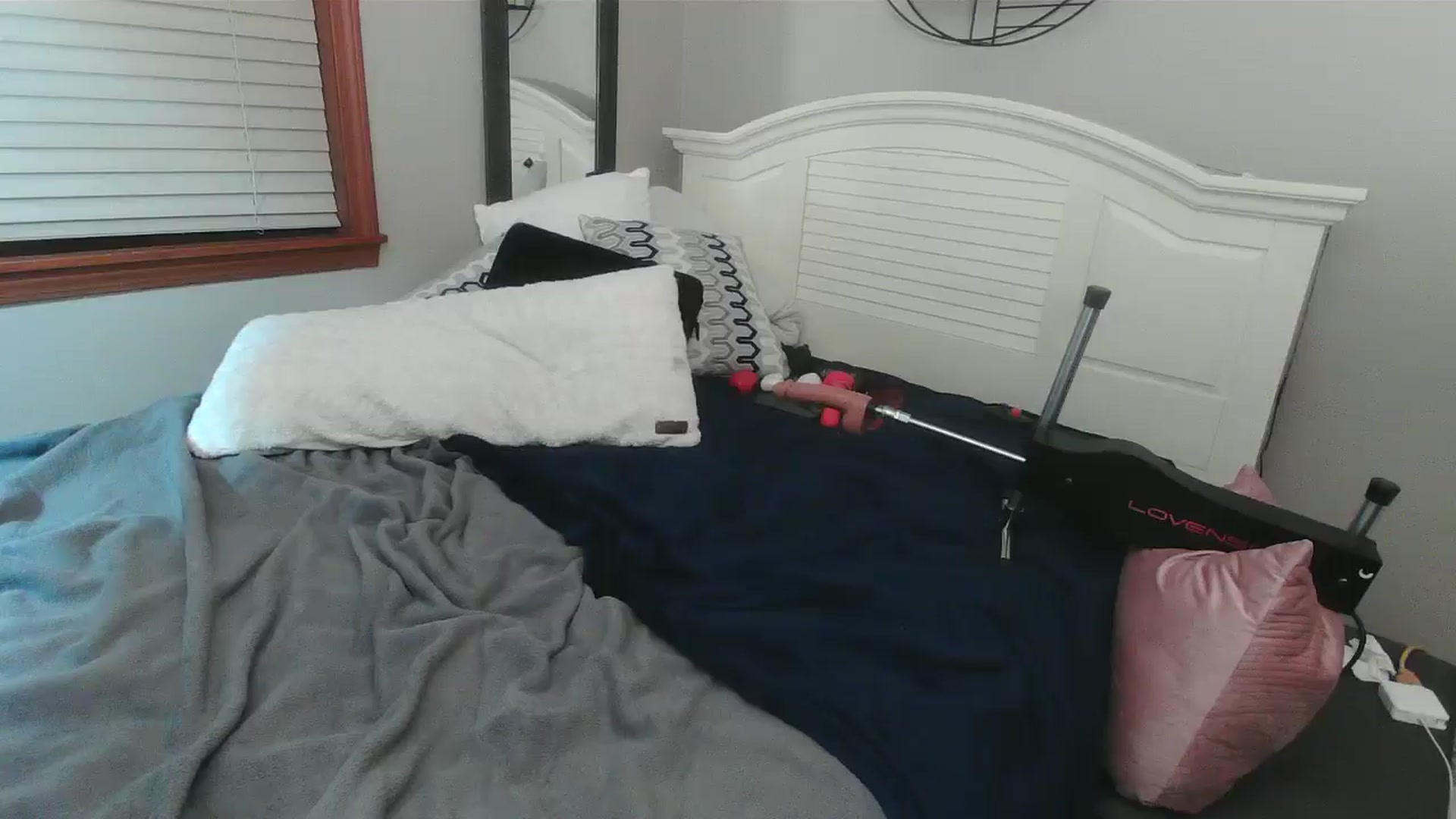 Gallery image thumbnail from WhisperGirl21's myfreecams stream on, 12/31/2024, 03:30 image 6 of 20