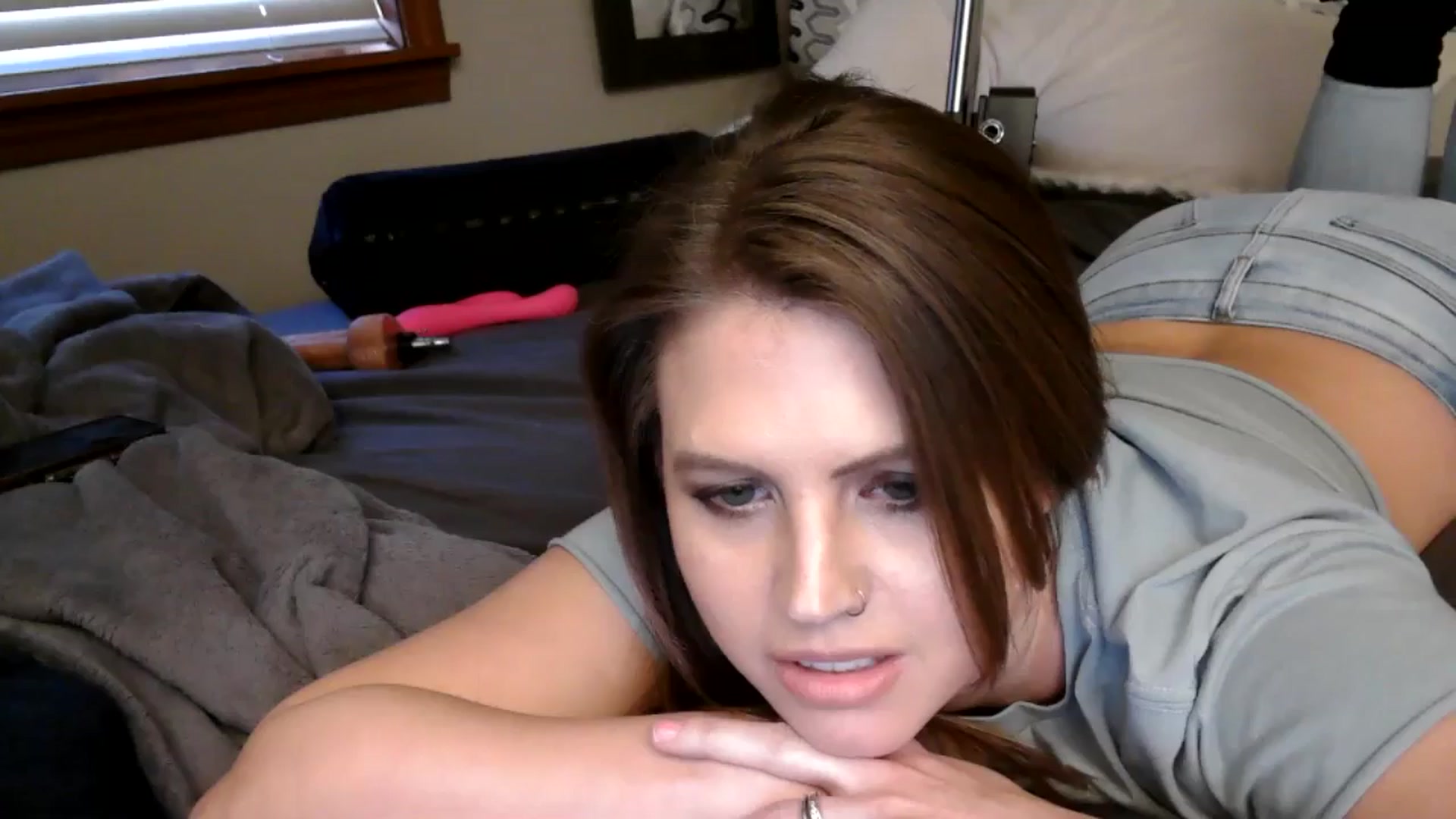 Gallery image thumbnail from WhisperGirl21's myfreecams stream on, 01/03/2025, 21:18 image 9 of 20