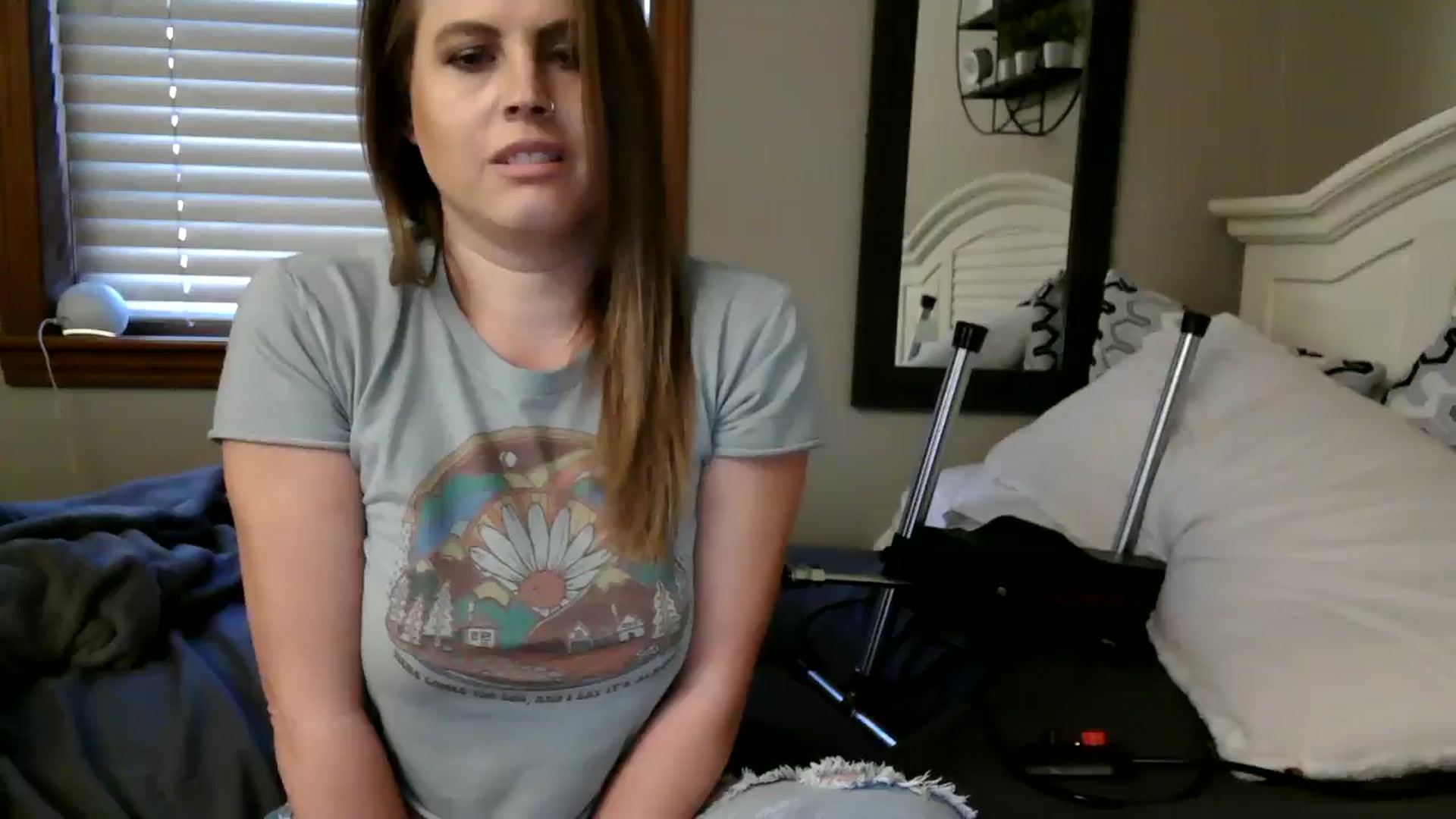 Gallery image thumbnail from WhisperGirl21's myfreecams stream on, 01/03/2025, 21:18 image 1 of 20