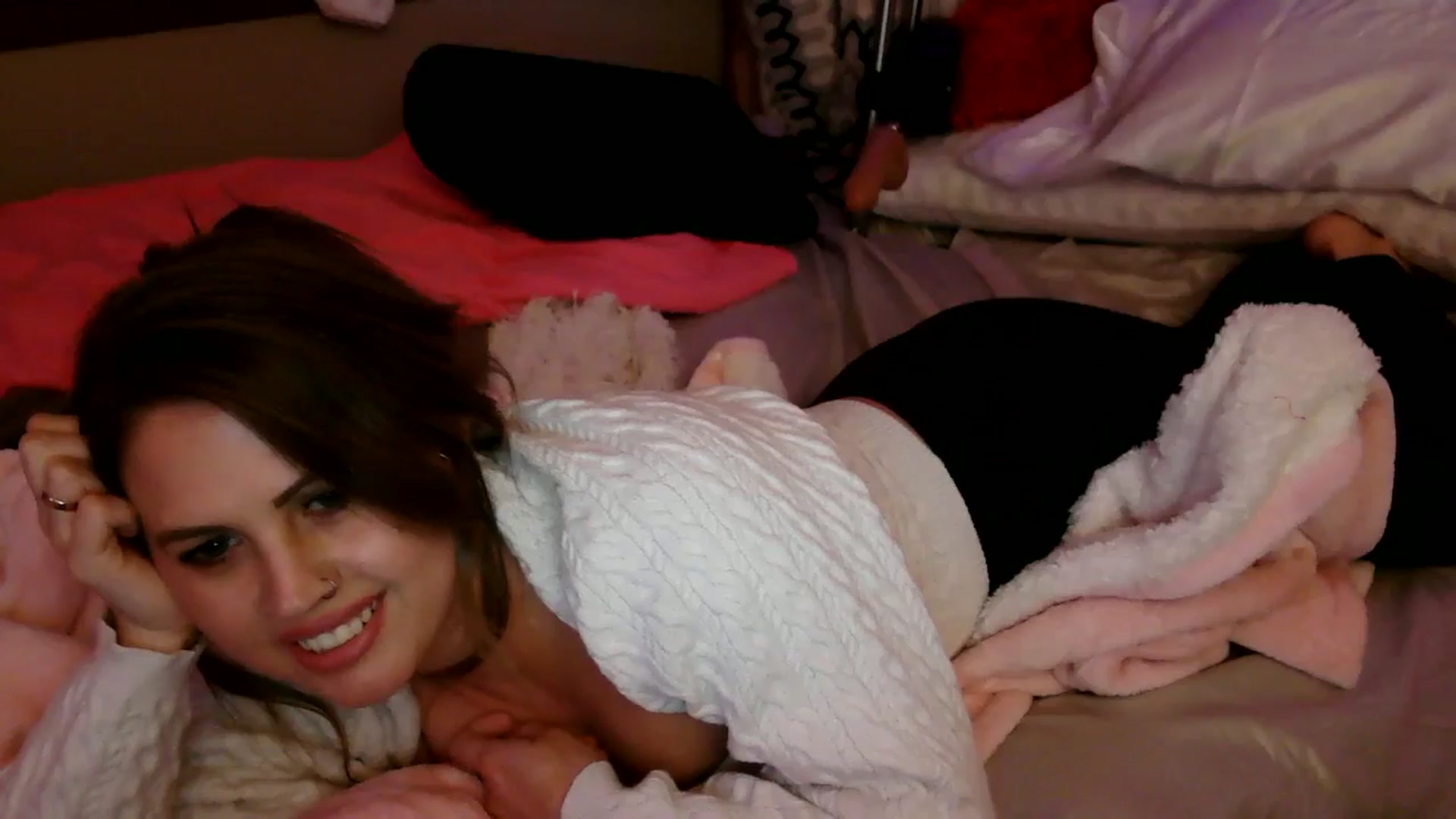 Gallery image thumbnail from WhisperGirl21's myfreecams stream on, 02/13/2025, 04:05 image 9 of 20