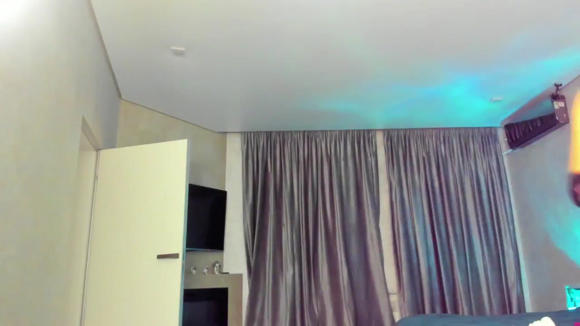 Gallery image thumbnail from WhiteMoonK's myfreecams stream on, 01/18/2025, 19:29 image 19 of 20