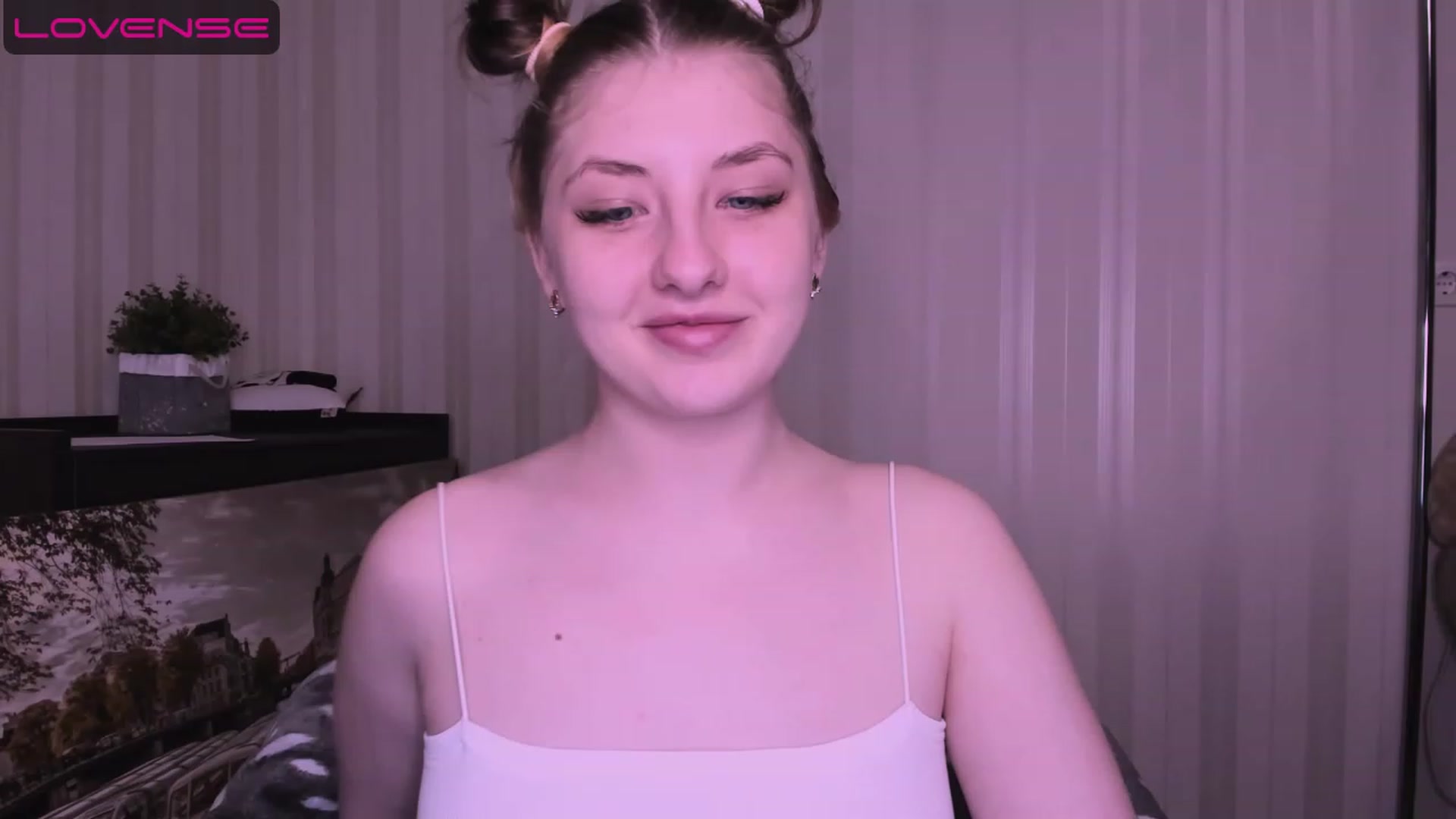 Gallery image thumbnail from WhitePerl's myfreecams stream on, 05/08/2023, 22:11 image 9 of 20