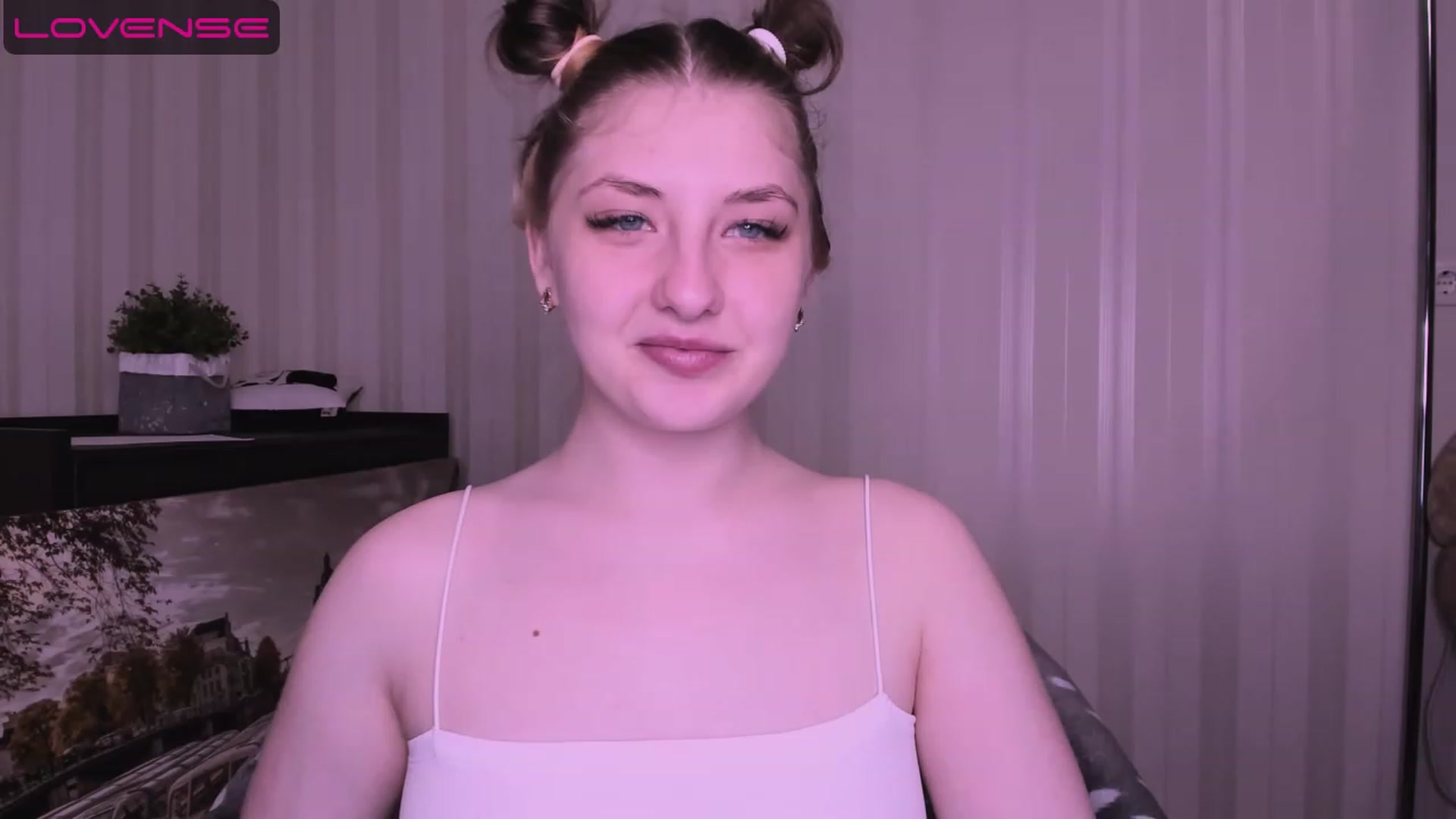 Gallery image thumbnail from WhitePerl's myfreecams stream on, 05/08/2023, 22:11 image 15 of 20