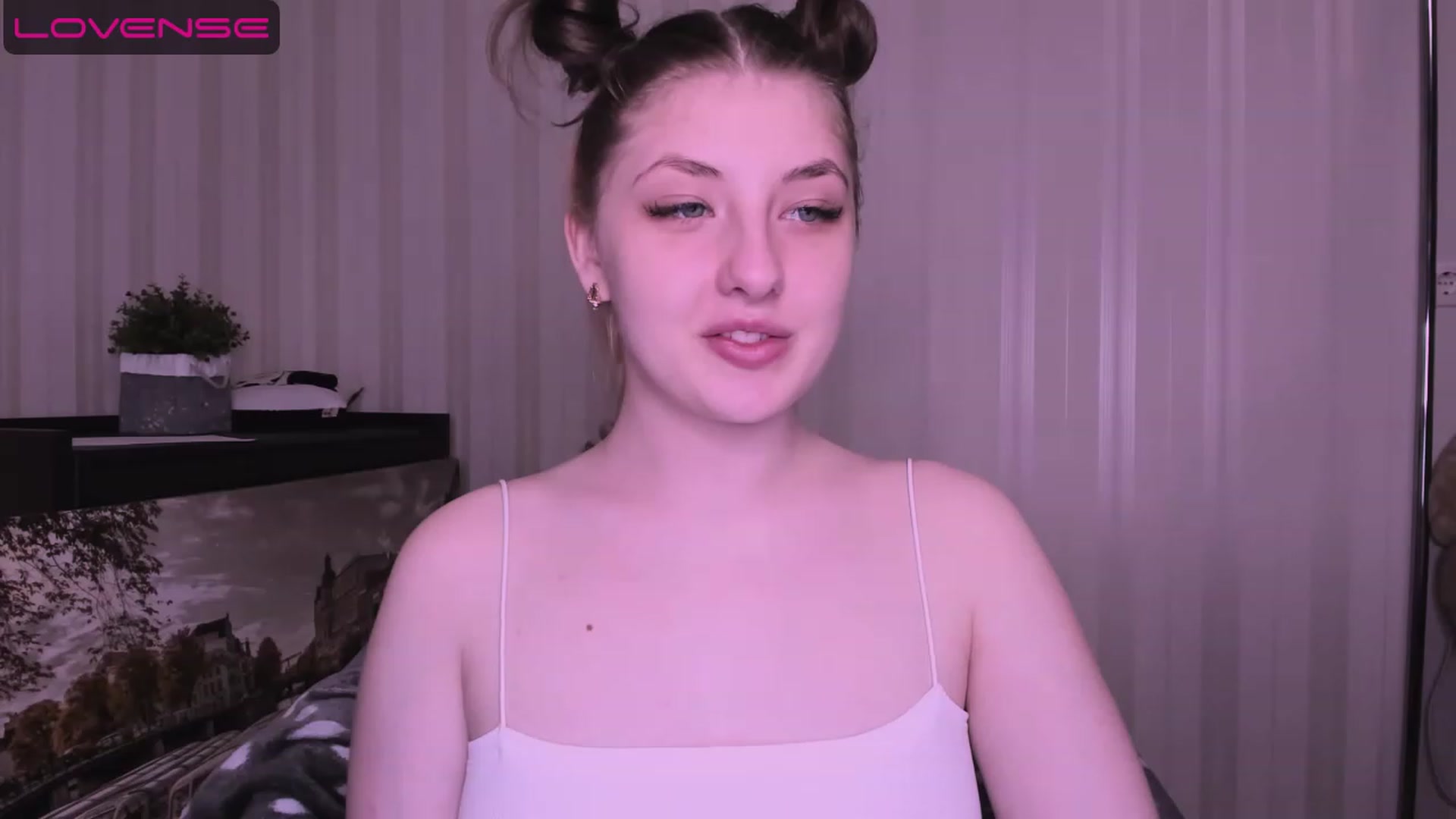 Gallery image thumbnail from WhitePerl's myfreecams stream on, 05/08/2023, 22:11 image 1 of 20