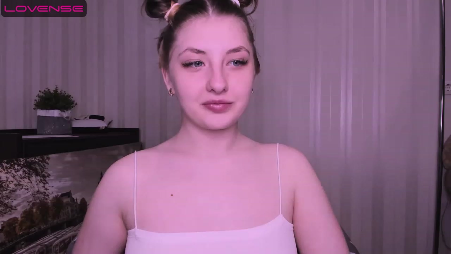 Gallery image thumbnail from WhitePerl's myfreecams stream on, 05/08/2023, 22:11 image 19 of 20