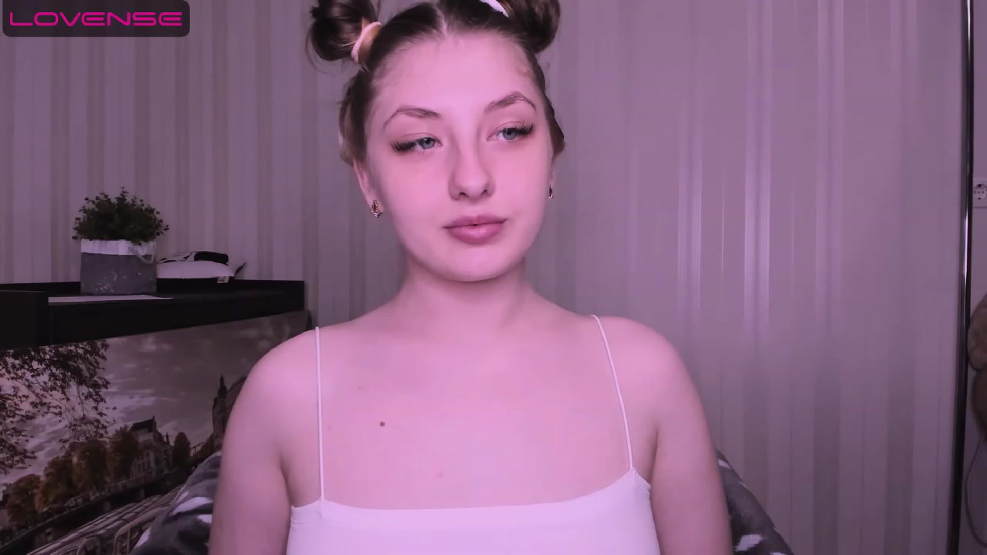 Gallery image thumbnail from WhitePerl's myfreecams stream on, 05/08/2023, 22:11 image 6 of 20