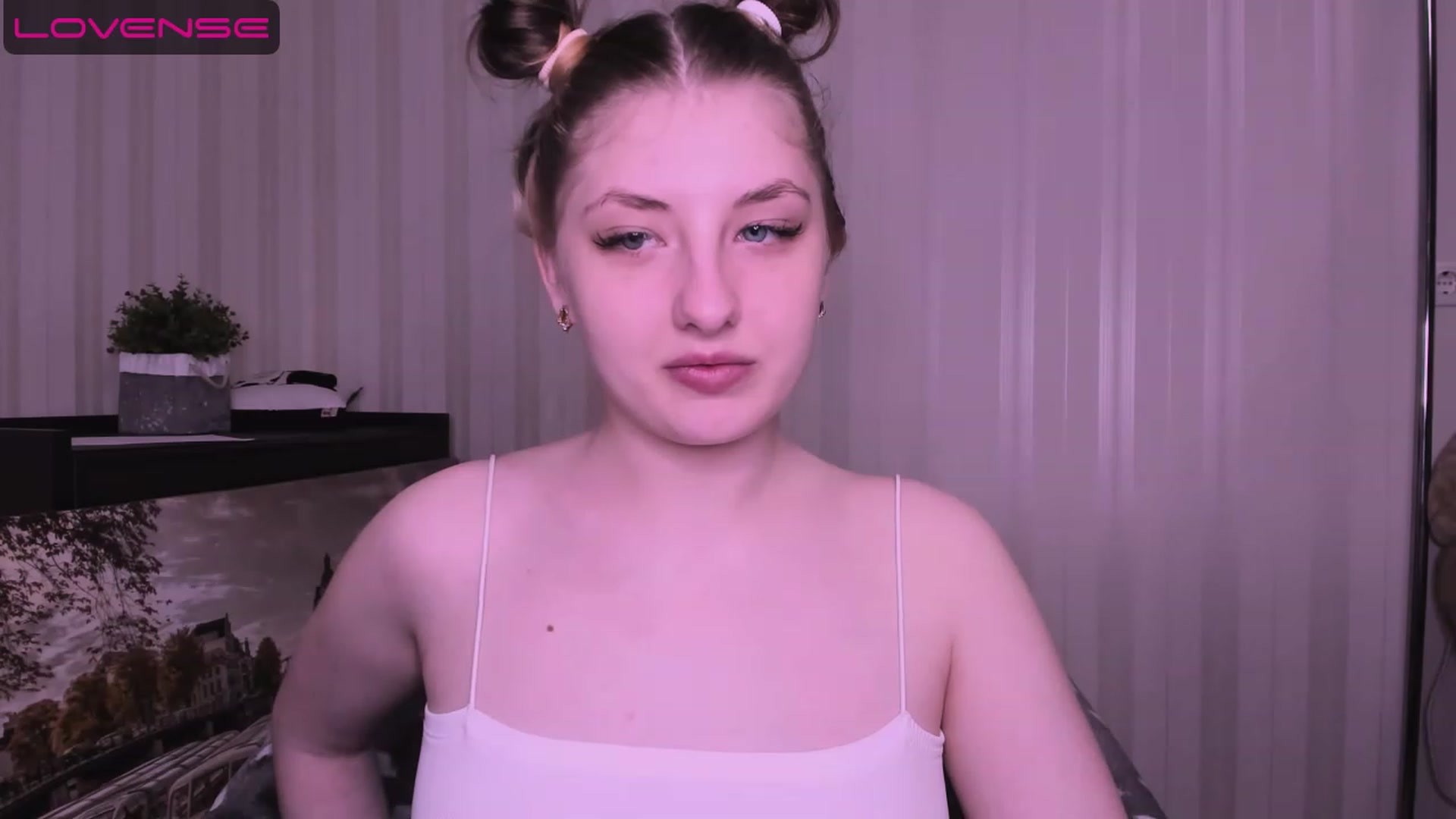 Gallery image thumbnail from WhitePerl's myfreecams stream on, 05/08/2023, 22:11 image 11 of 20