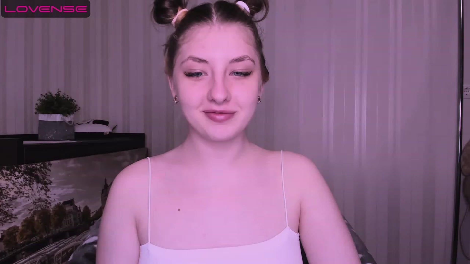 Gallery image thumbnail from WhitePerl's myfreecams stream on, 05/08/2023, 22:11 image 8 of 20