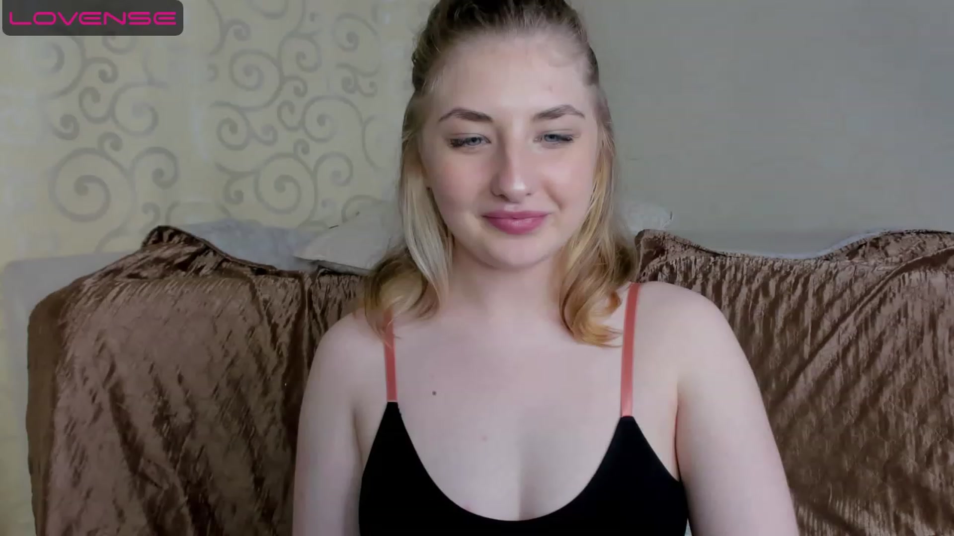 Gallery image thumbnail from WhitePerl's myfreecams stream on, 05/13/2023, 08:53 image 18 of 20