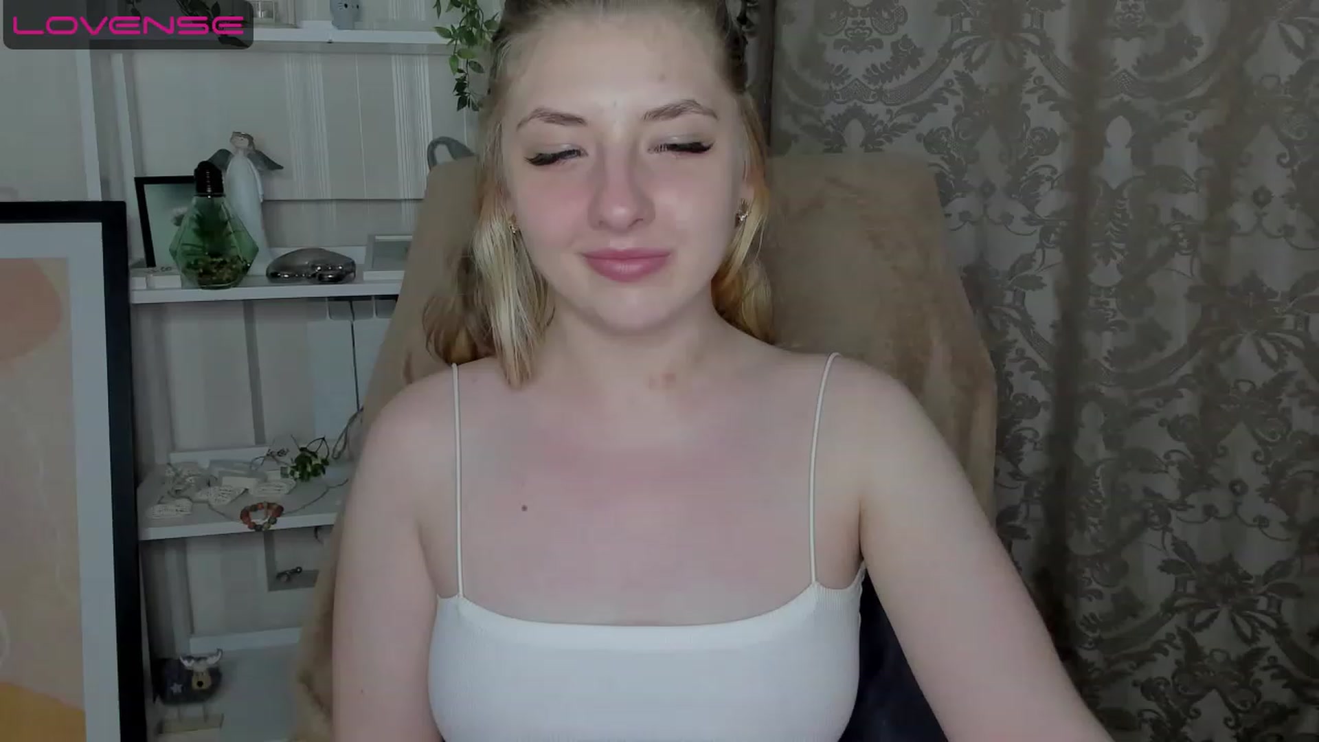 Gallery image thumbnail from WhitePerl's myfreecams stream on, 05/17/2023, 16:15 image 12 of 20