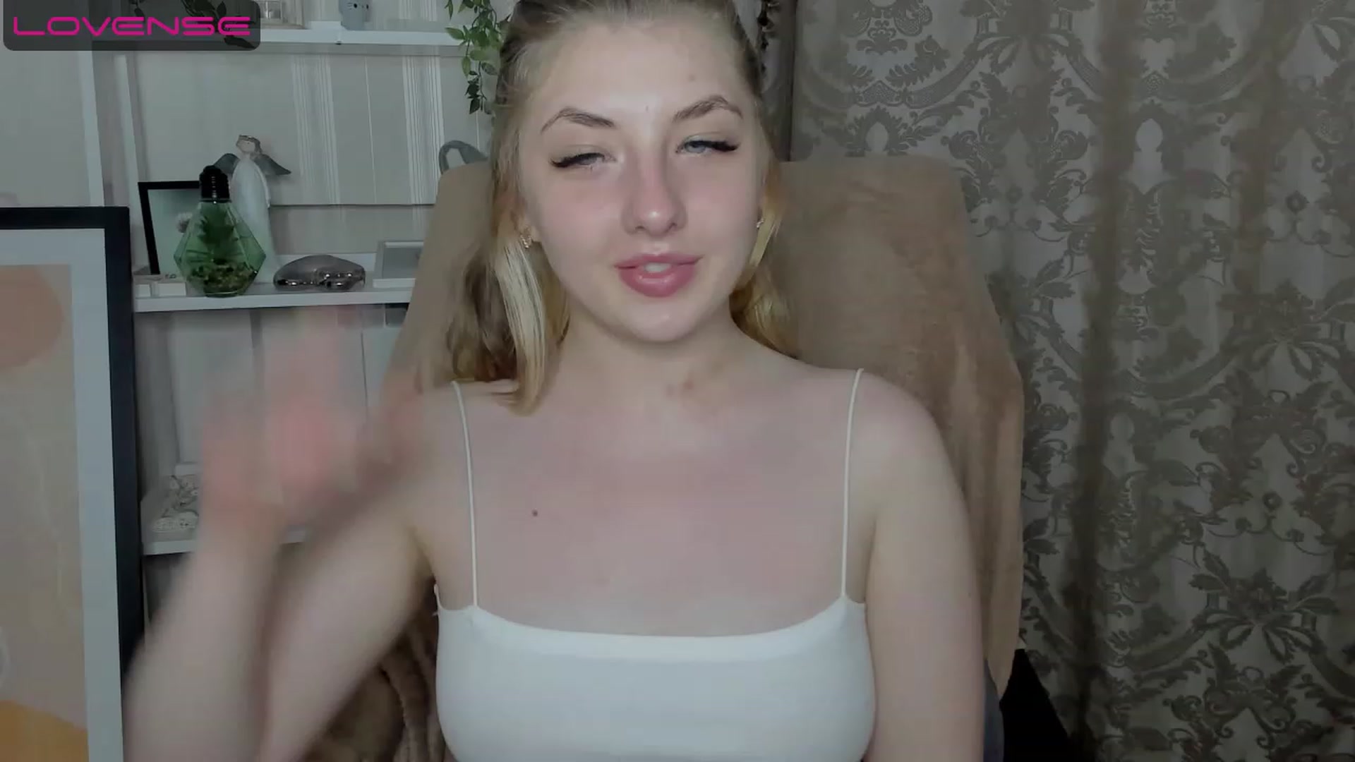 Gallery image thumbnail from WhitePerl's myfreecams stream on, 05/17/2023, 16:15 image 13 of 20