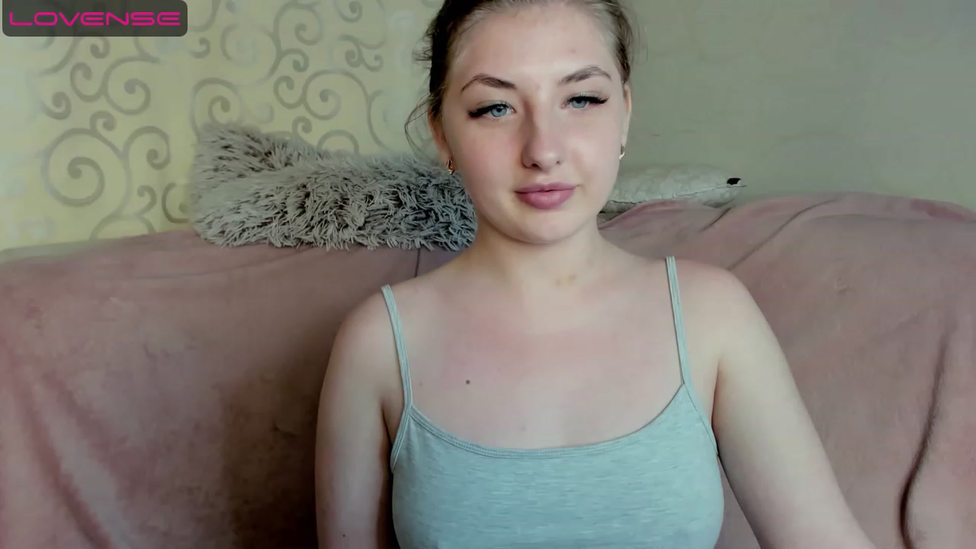 Gallery image thumbnail from WhitePerl's myfreecams stream on, 05/19/2023, 08:03 image 1 of 20