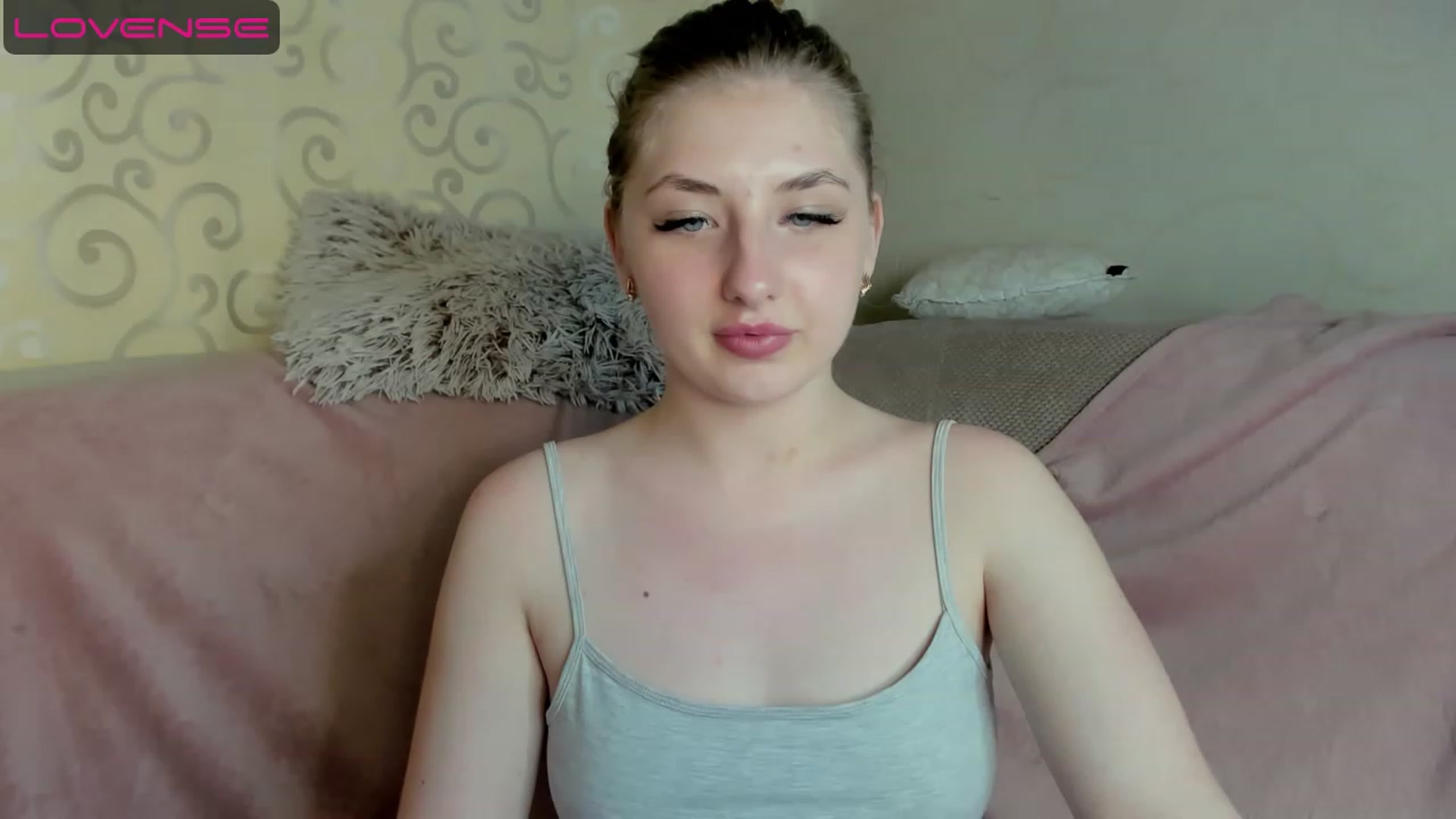 Gallery image thumbnail from WhitePerl's myfreecams stream on, 05/19/2023, 12:12 image 17 of 20
