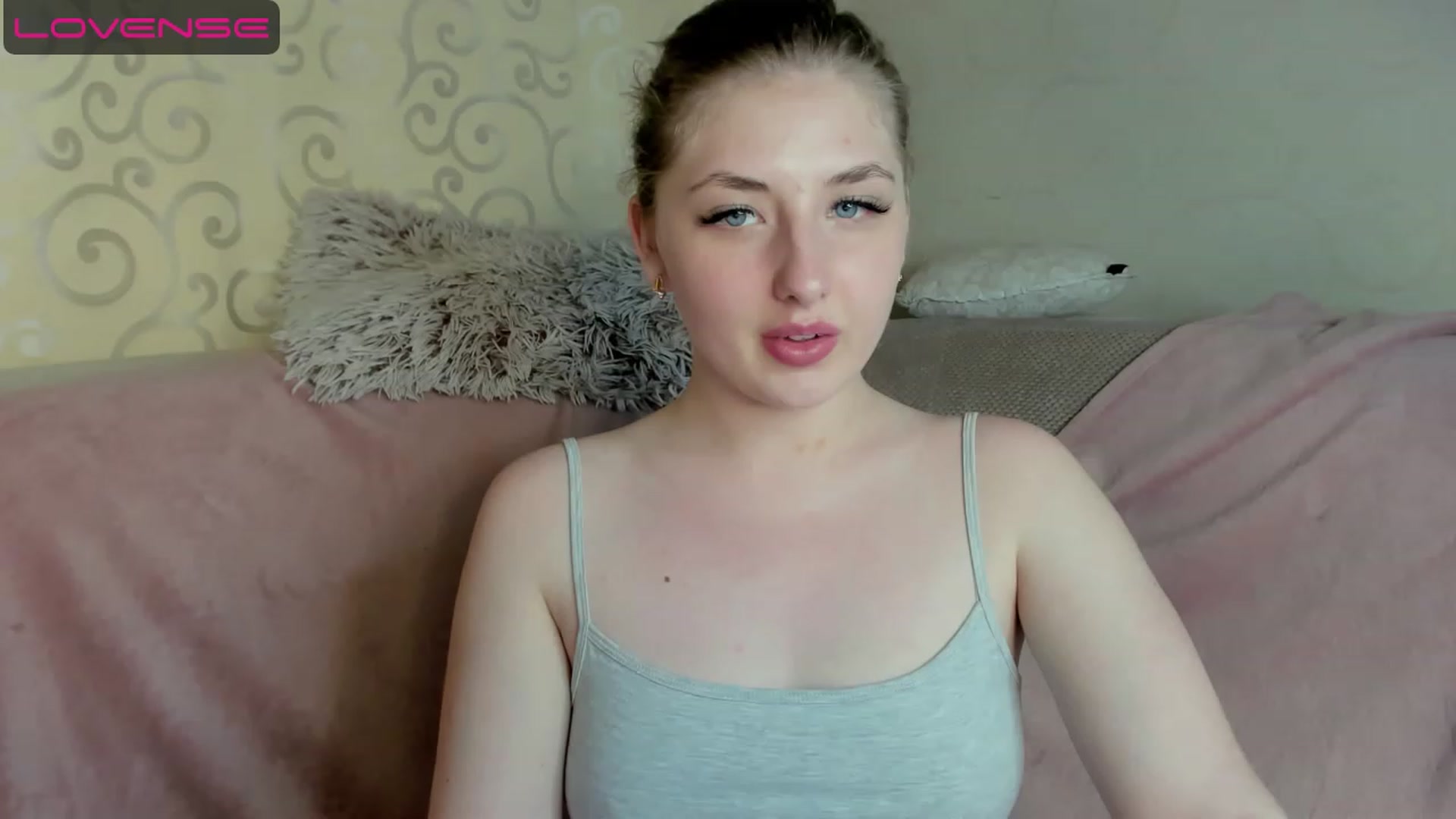 Gallery image thumbnail from WhitePerl's myfreecams stream on, 05/19/2023, 12:12 image 12 of 20