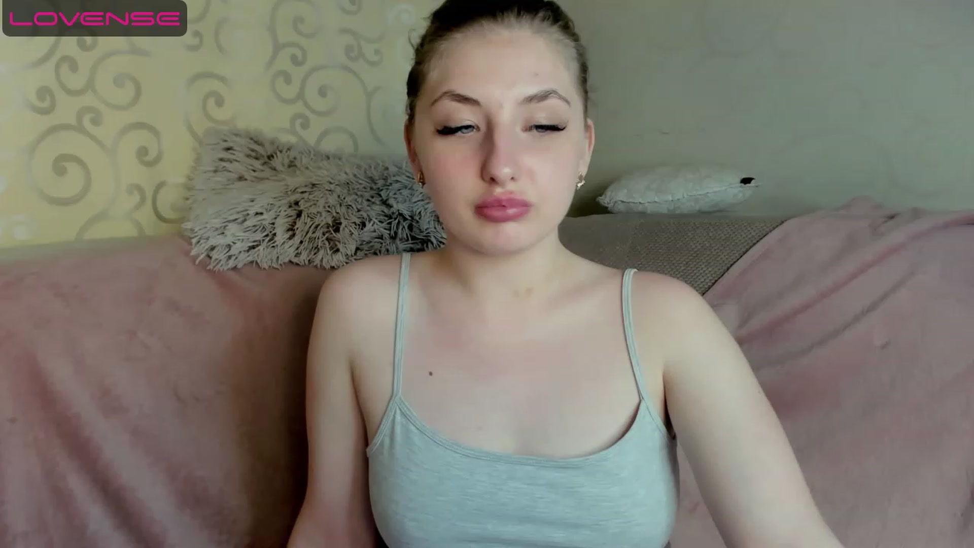 Gallery image thumbnail from WhitePerl's myfreecams stream on, 05/19/2023, 12:12 image 15 of 20