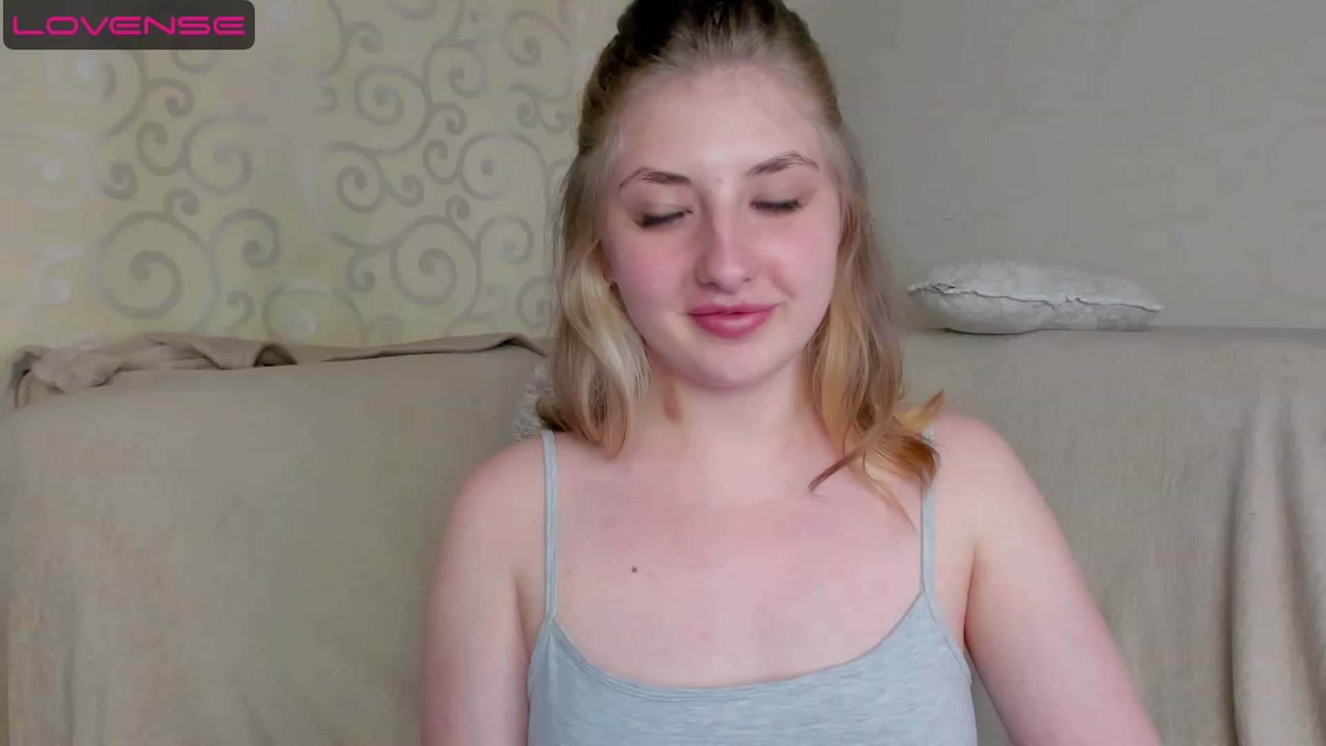 Gallery image thumbnail from WhitePerl's myfreecams stream on, 05/21/2023, 09:02 image 3 of 20