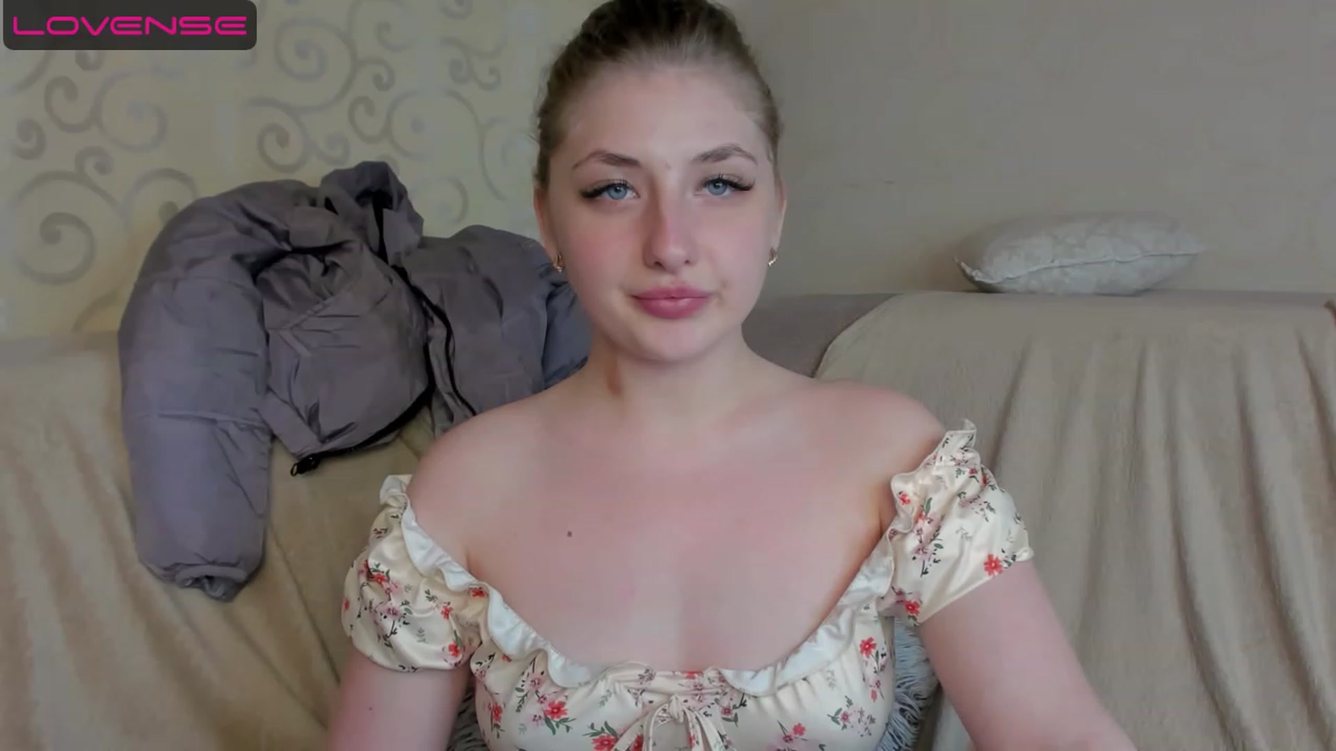 Gallery image thumbnail from WhitePerl's myfreecams stream on, 05/21/2023, 14:21 image 18 of 20