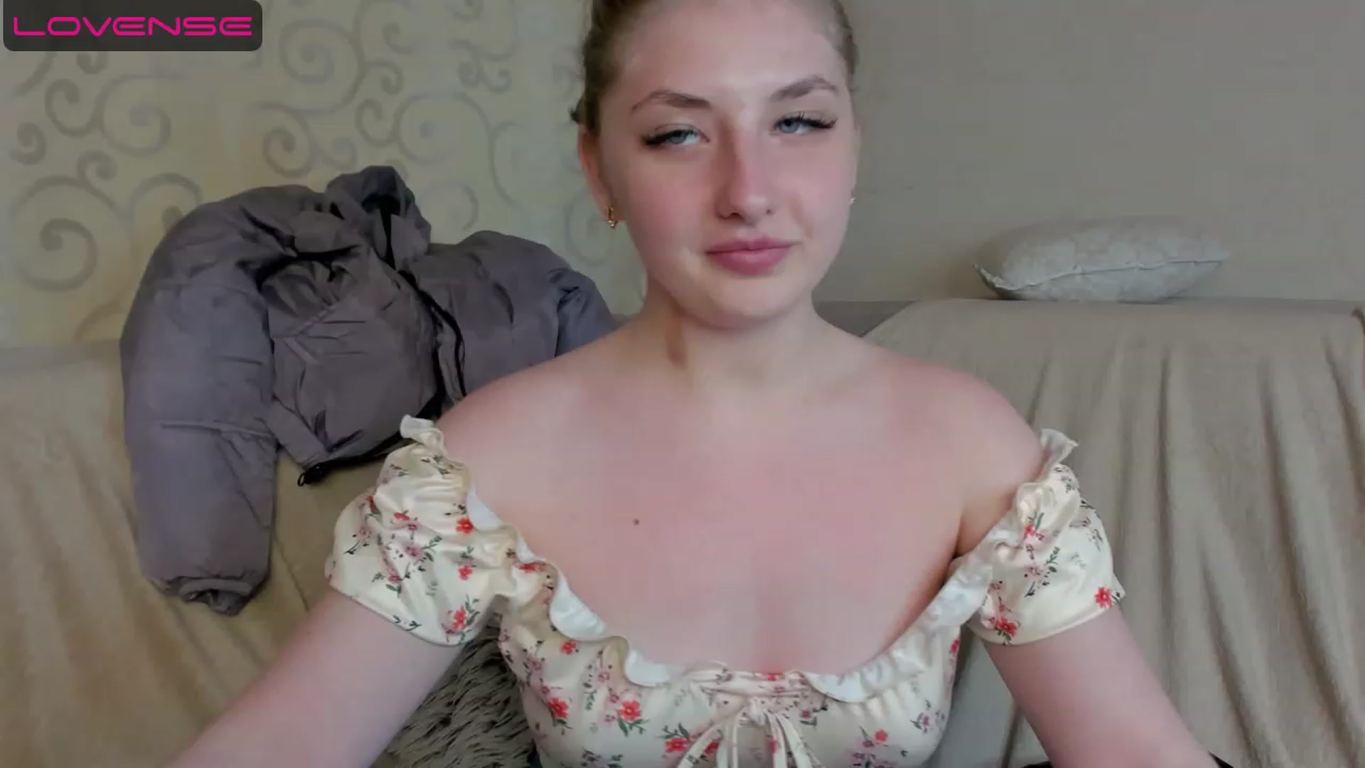 Gallery image thumbnail from WhitePerl's myfreecams stream on, 05/21/2023, 14:21 image 11 of 20