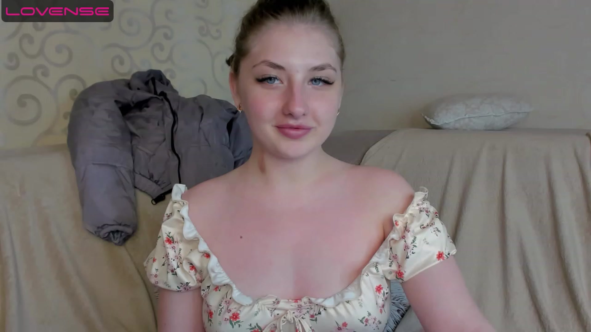 Gallery image thumbnail from WhitePerl's myfreecams stream on, 05/21/2023, 14:21 image 7 of 20